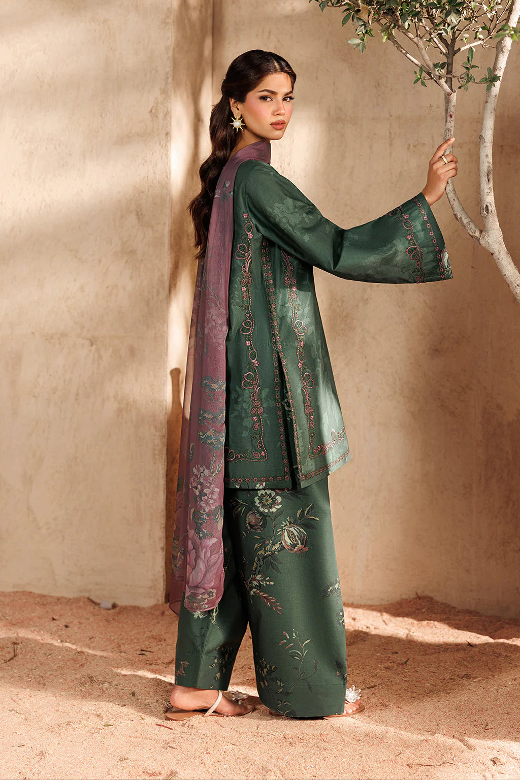 UE-668 Printed Lawn | Iznik