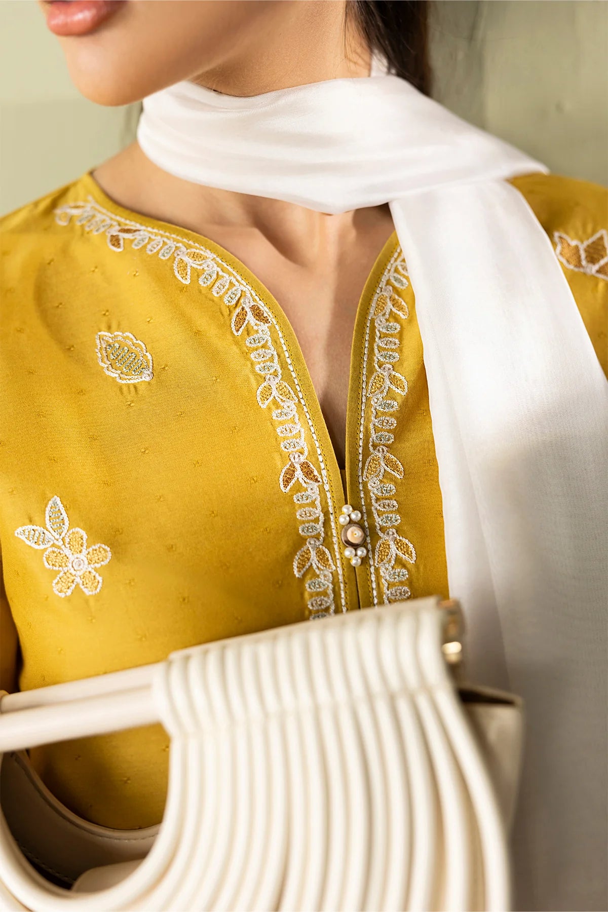 ESUF4419 | UNSTITCHED | Baroque