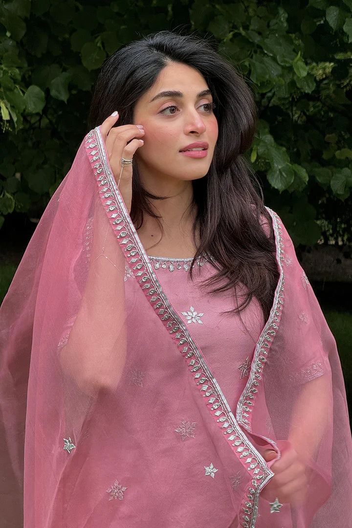 Rosy | Sunnia Manahil