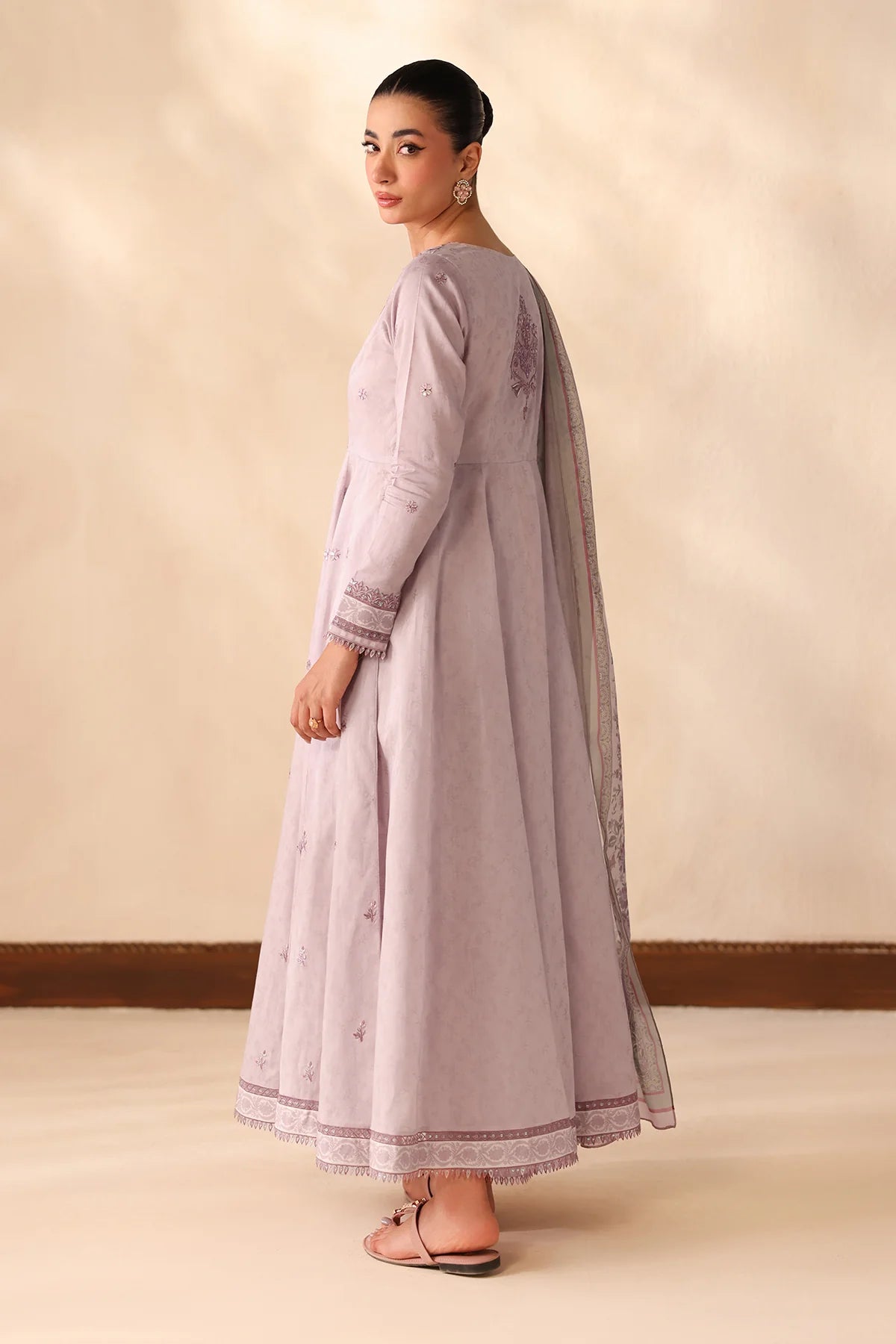 ESPR1352 | New In | Baroque