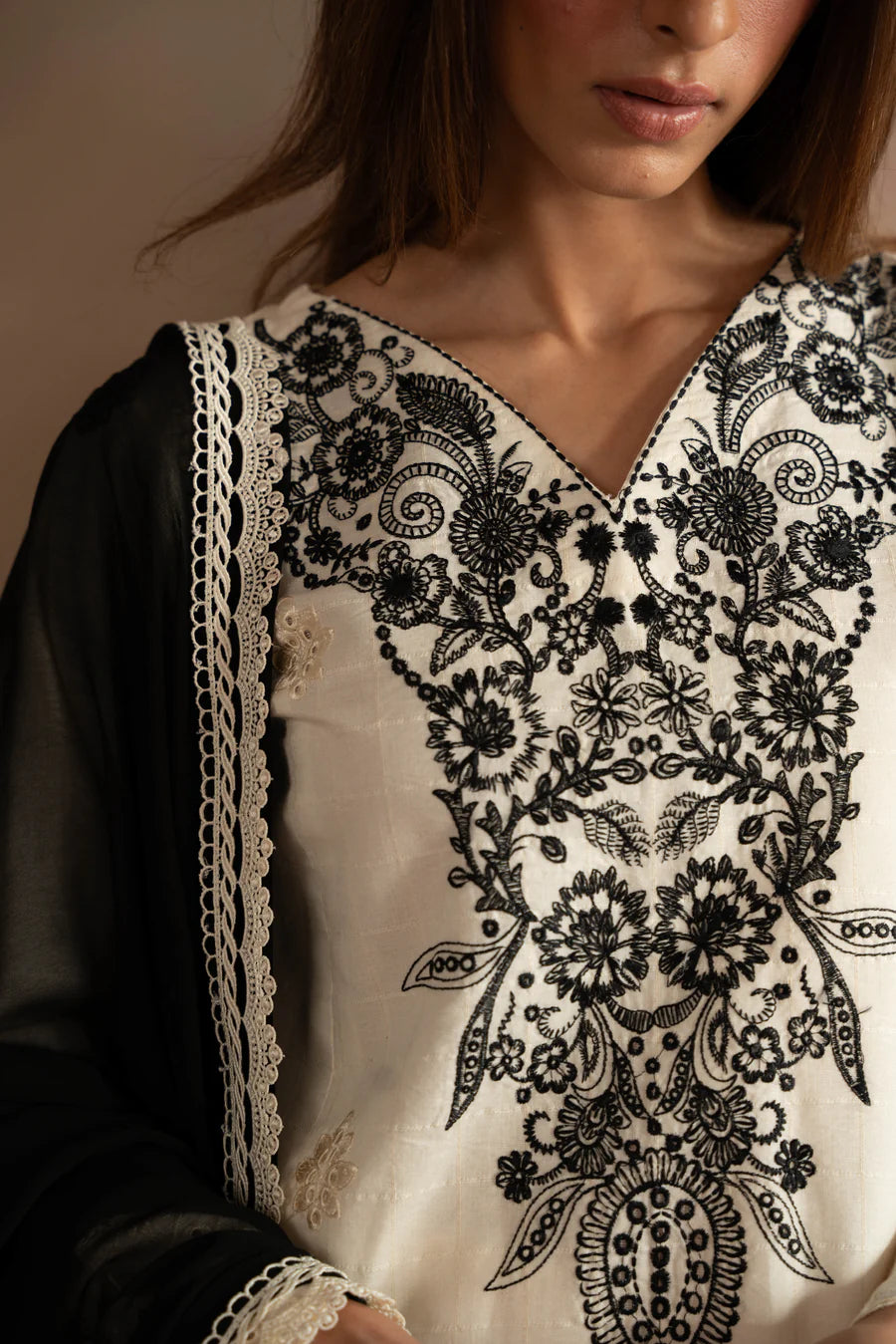 IVORY & BLACK EMBROIDERED SET | ZAIB