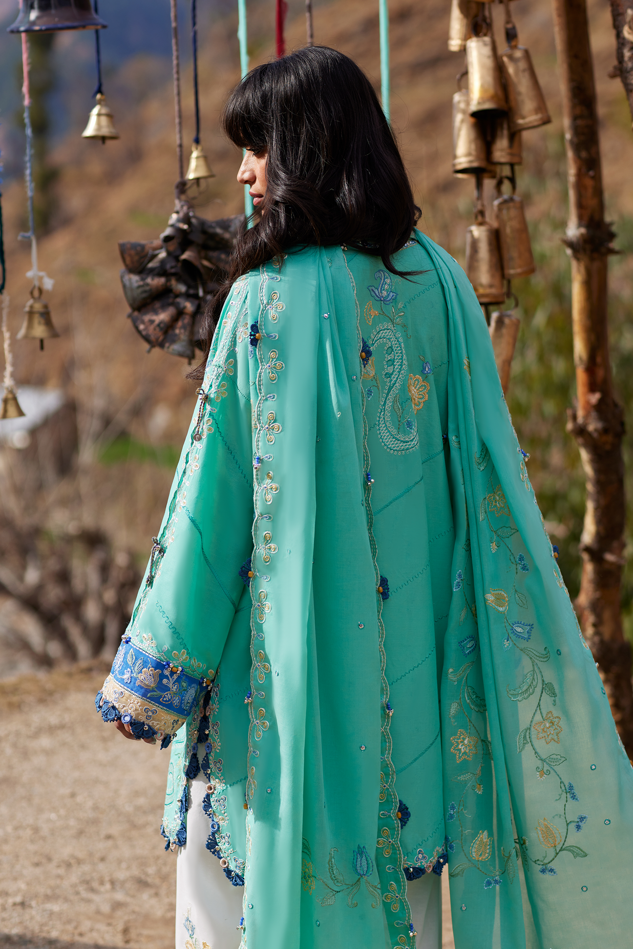 BÌ YÙN 碧韵 (ZL26-06 A) | Zaha Festive Lawn’26