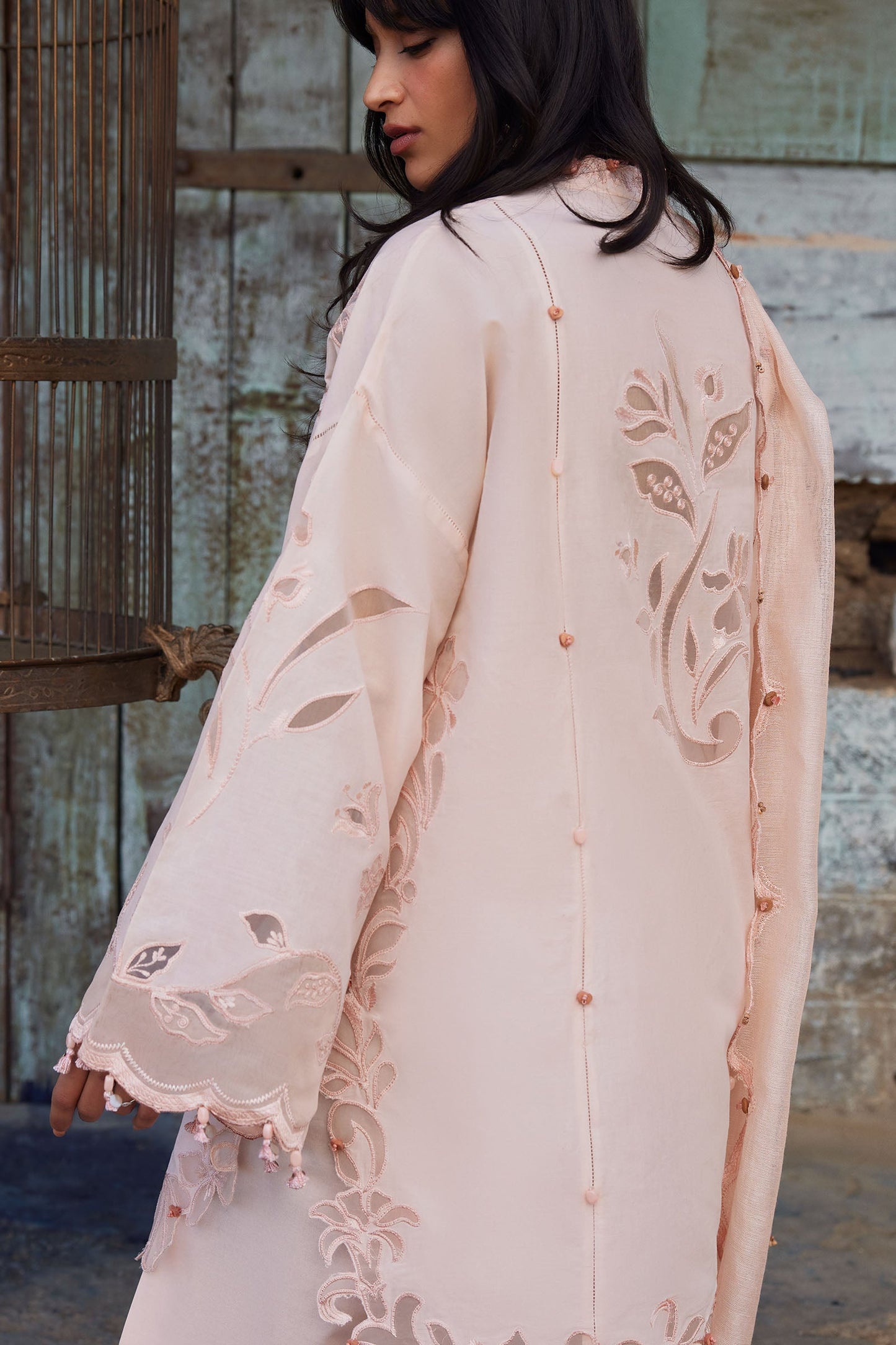 TÁO RÓU 桃柔 (ZL26-14 A) | Zaha Festive Lawn’26