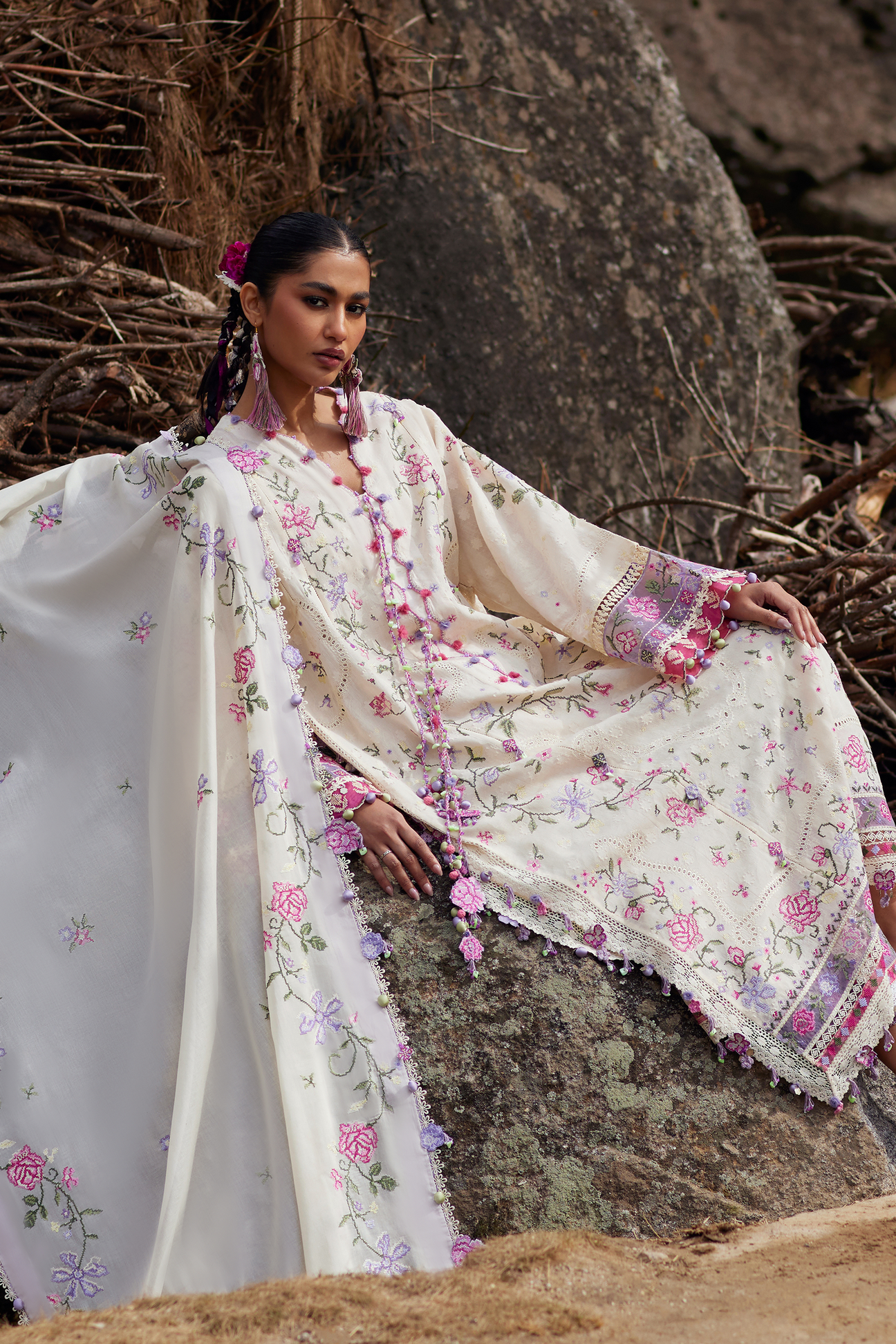 HUĀ YÙN 花韵 (ZL26-03 A) | Zaha Festive Lawn’26