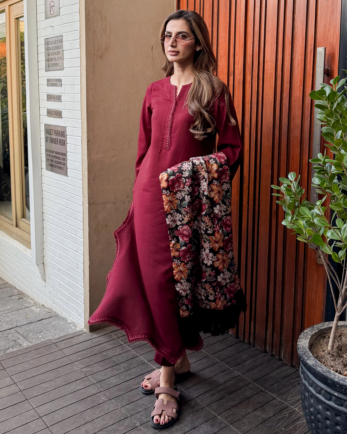 Rouge Embroided Thread Set | LIRA