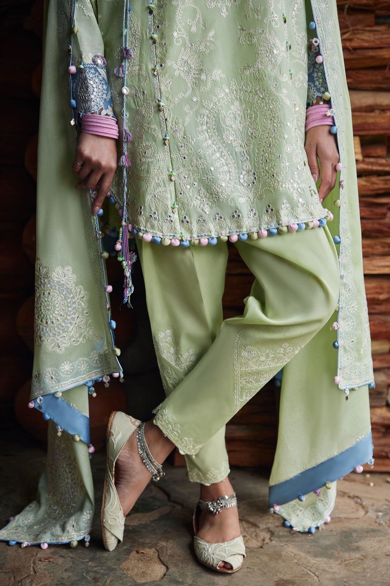 RÙYÁ 乳雅 (ZL26-02 A) | Zaha Festive Lawn’26