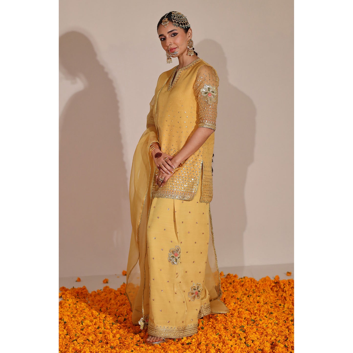 PALE YELLOW OUTFIT | DYOT