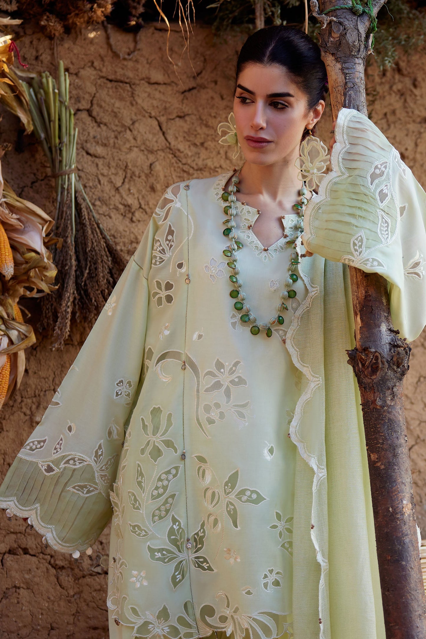 TÁO RÓU 桃柔 (ZL26-14 B)) | Zaha Festive Lawn’26