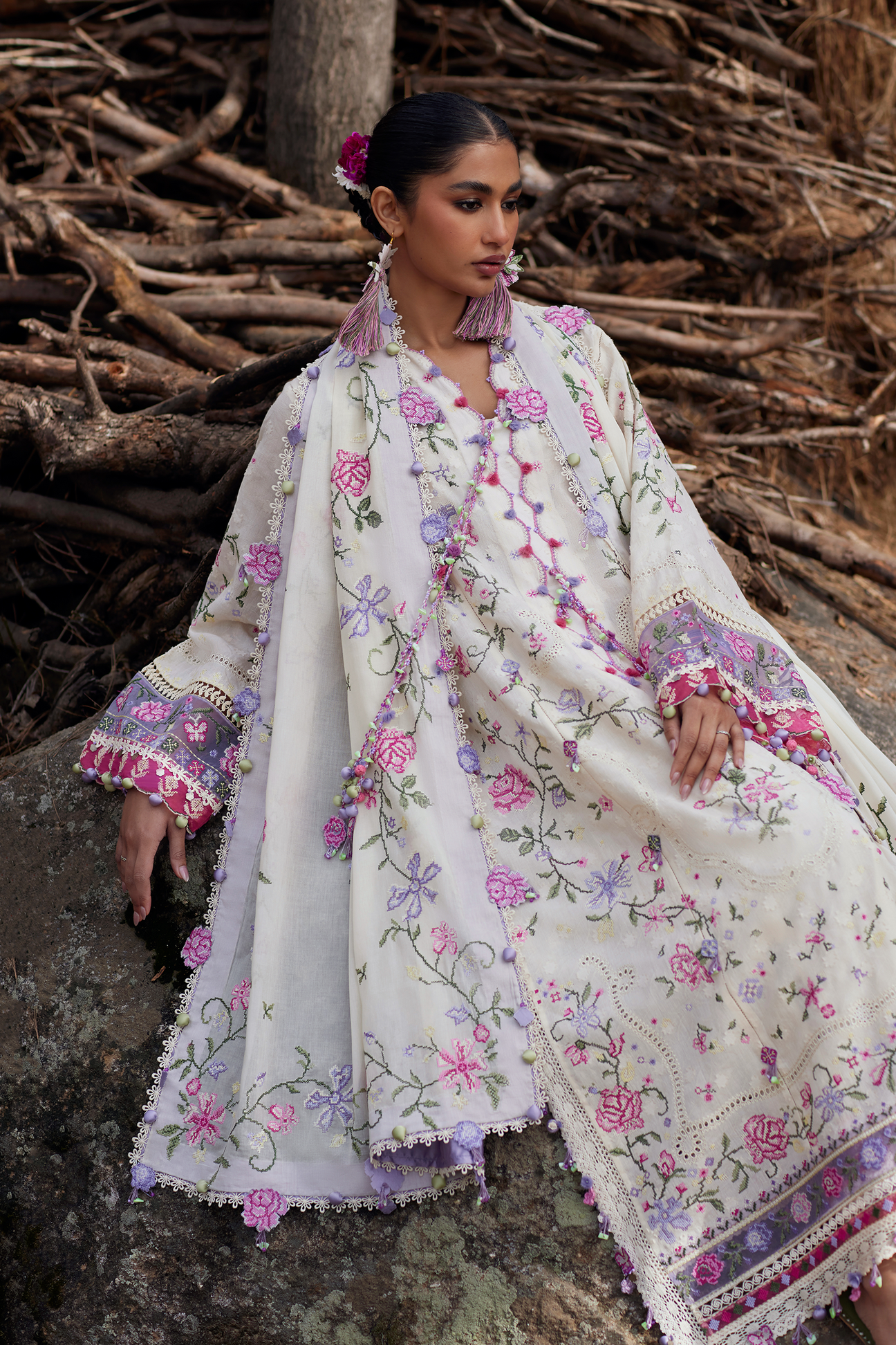 HUĀ YÙN 花韵 (ZL26-03 A) | Zaha Festive Lawn’26