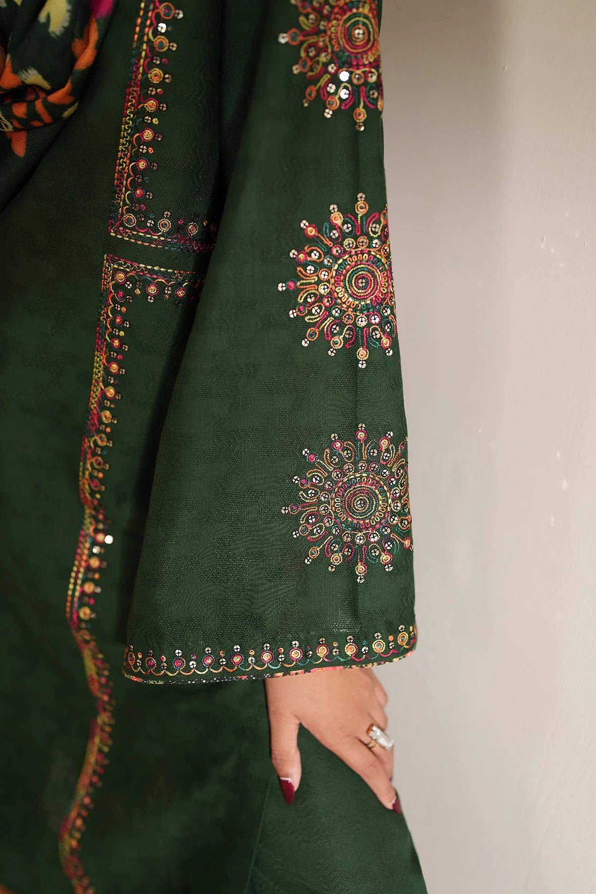 JZ-UW-D0212-0 | EMBROIDERED JACQUARD KHADDAR | Jazmin