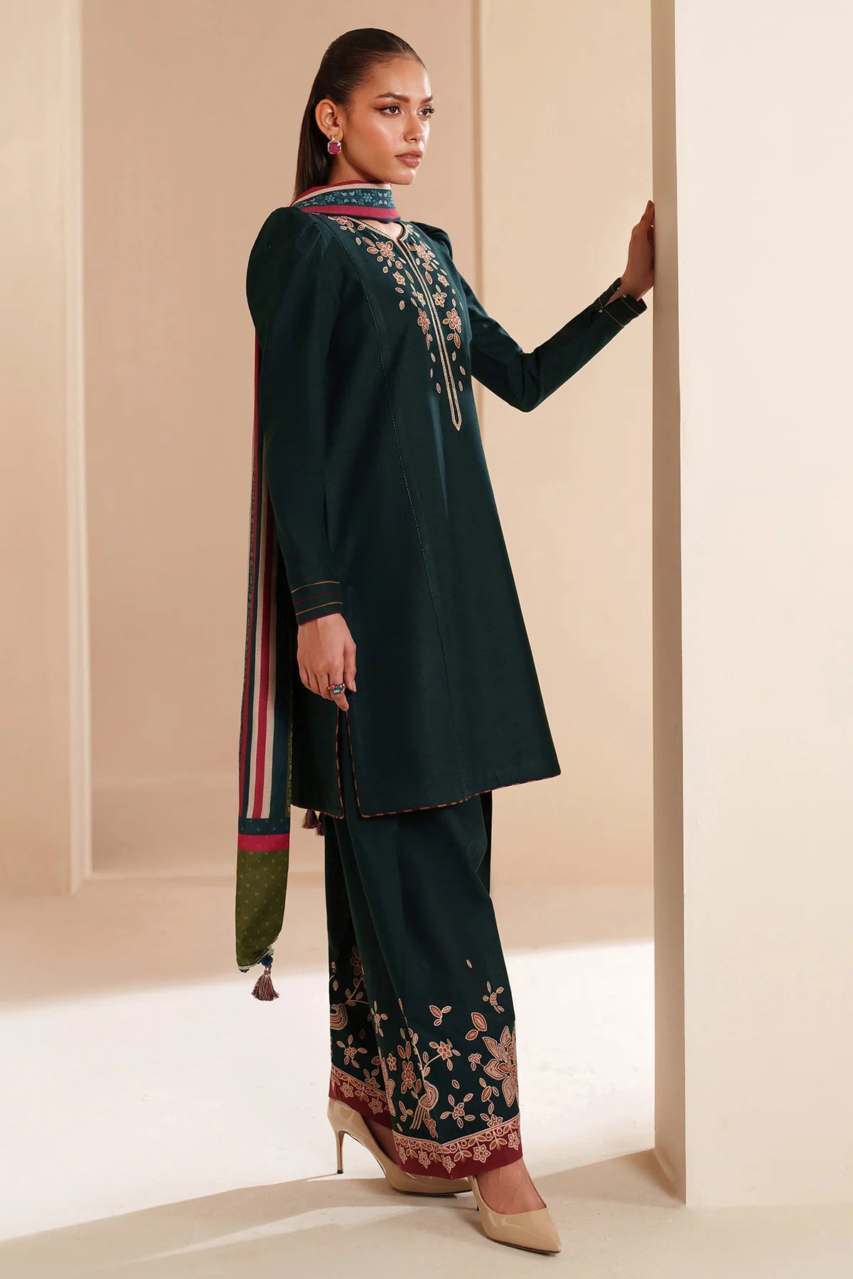 JZ-UW-D0186-0 | EMBROIDERED KHADDAR | Jazmin