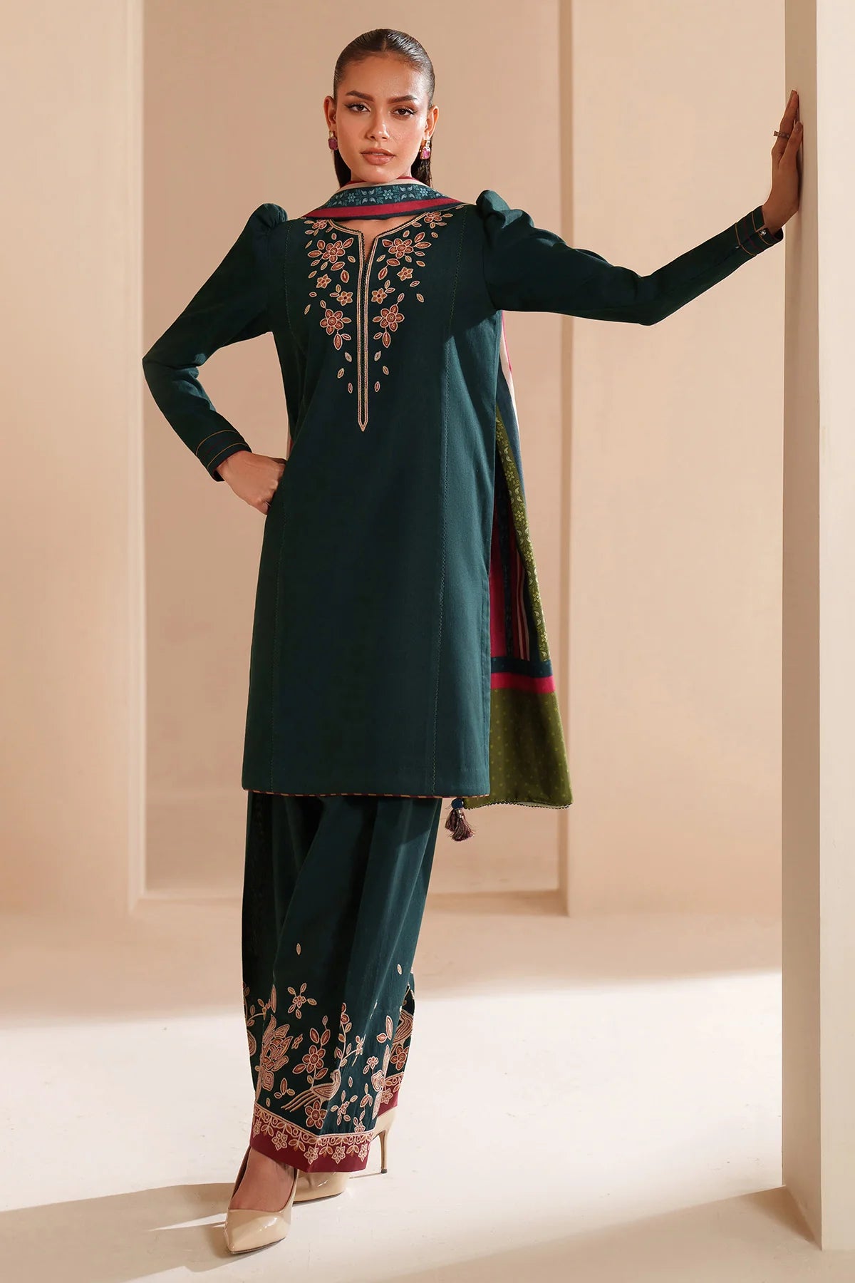 JZ-UW-D0186-0 | EMBROIDERED KHADDAR | Jazmin