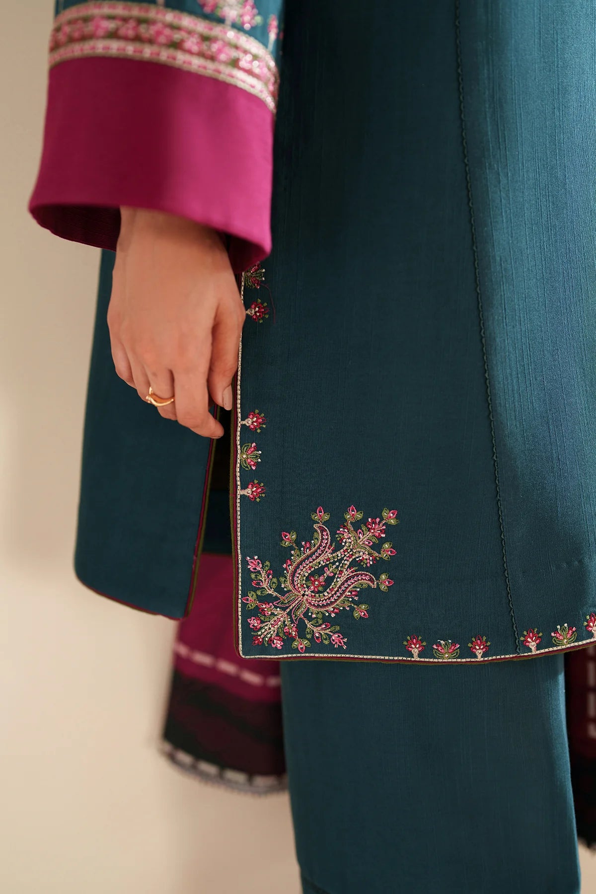 JZ-UW-D0190-0 | EMBROIDERED KHADDAR | Jazmin