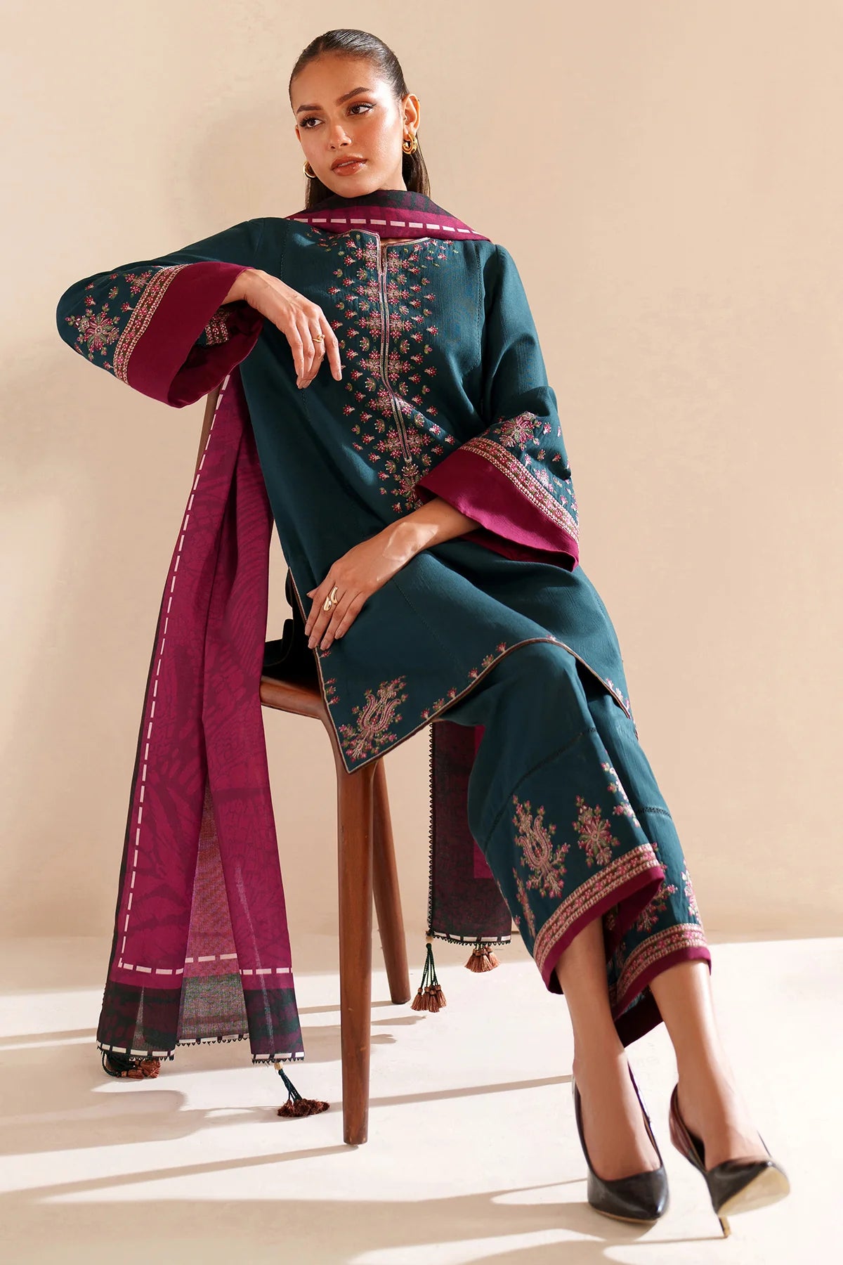JZ-UW-D0190-0 | EMBROIDERED KHADDAR | Jazmin