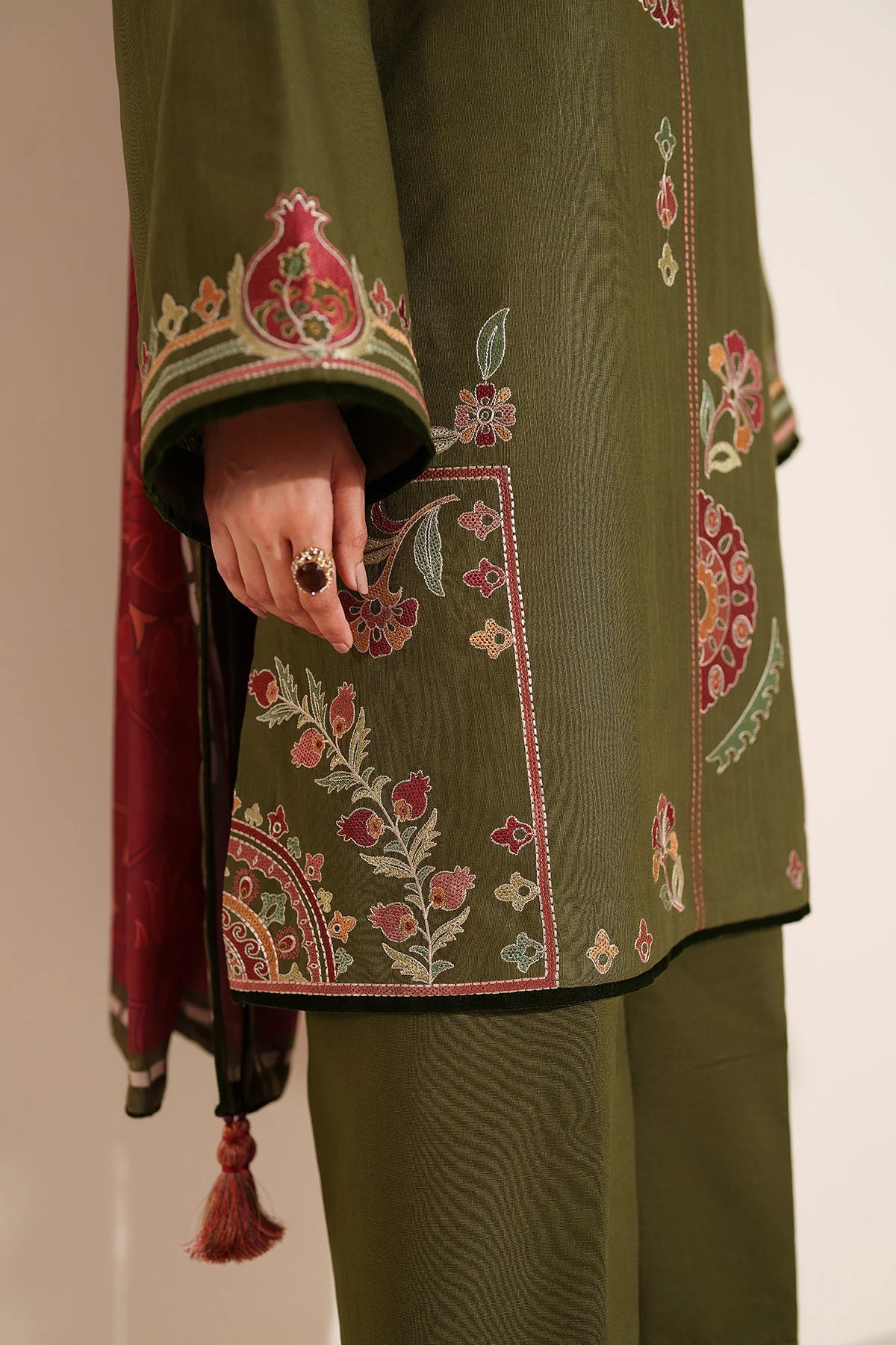 JZ-UW-D0239-0 | EMBROIDERED KHADDAR | Jazmin