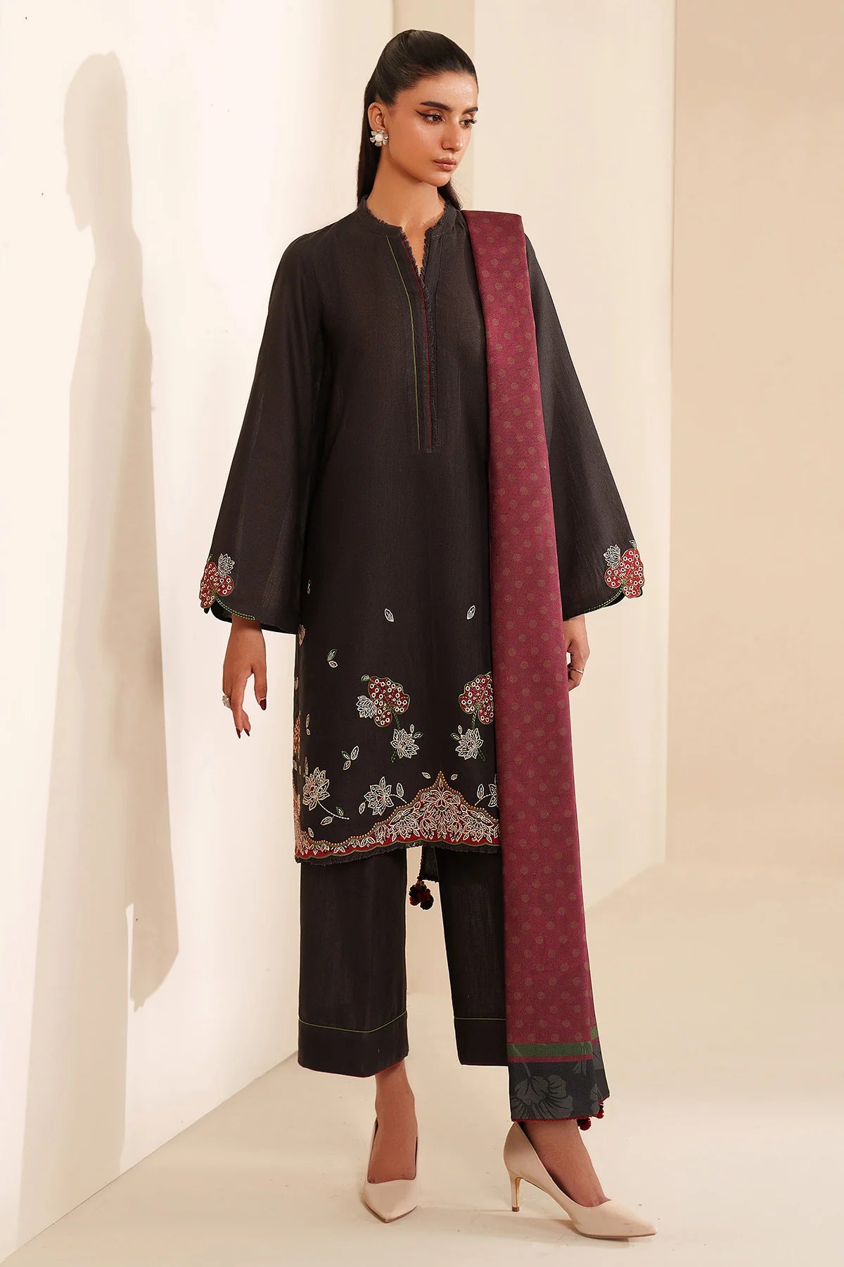 JZ-UC-D3105-1 | EMBROIDERED KHADDAR | Jazmin