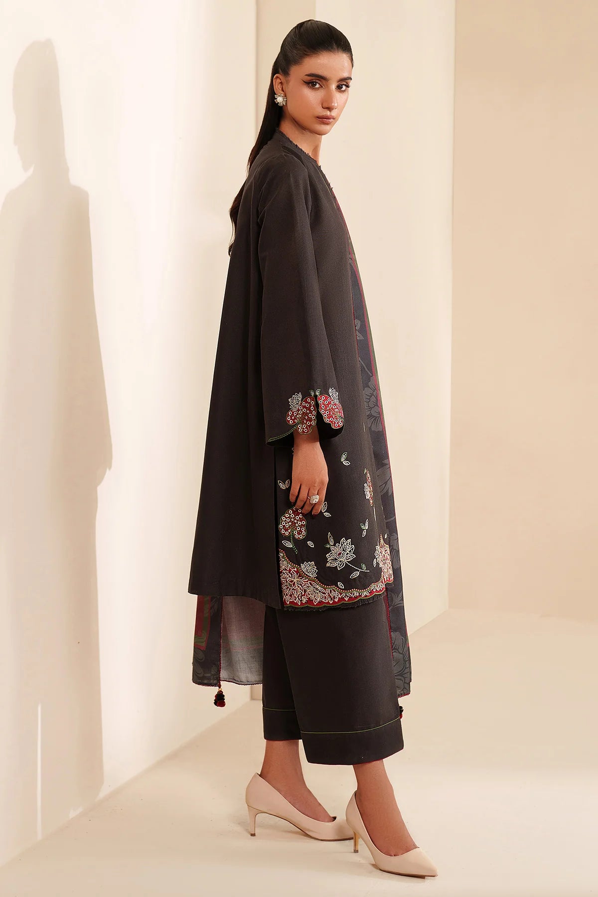 JZ-UC-D3105-1 | EMBROIDERED KHADDAR | Jazmin