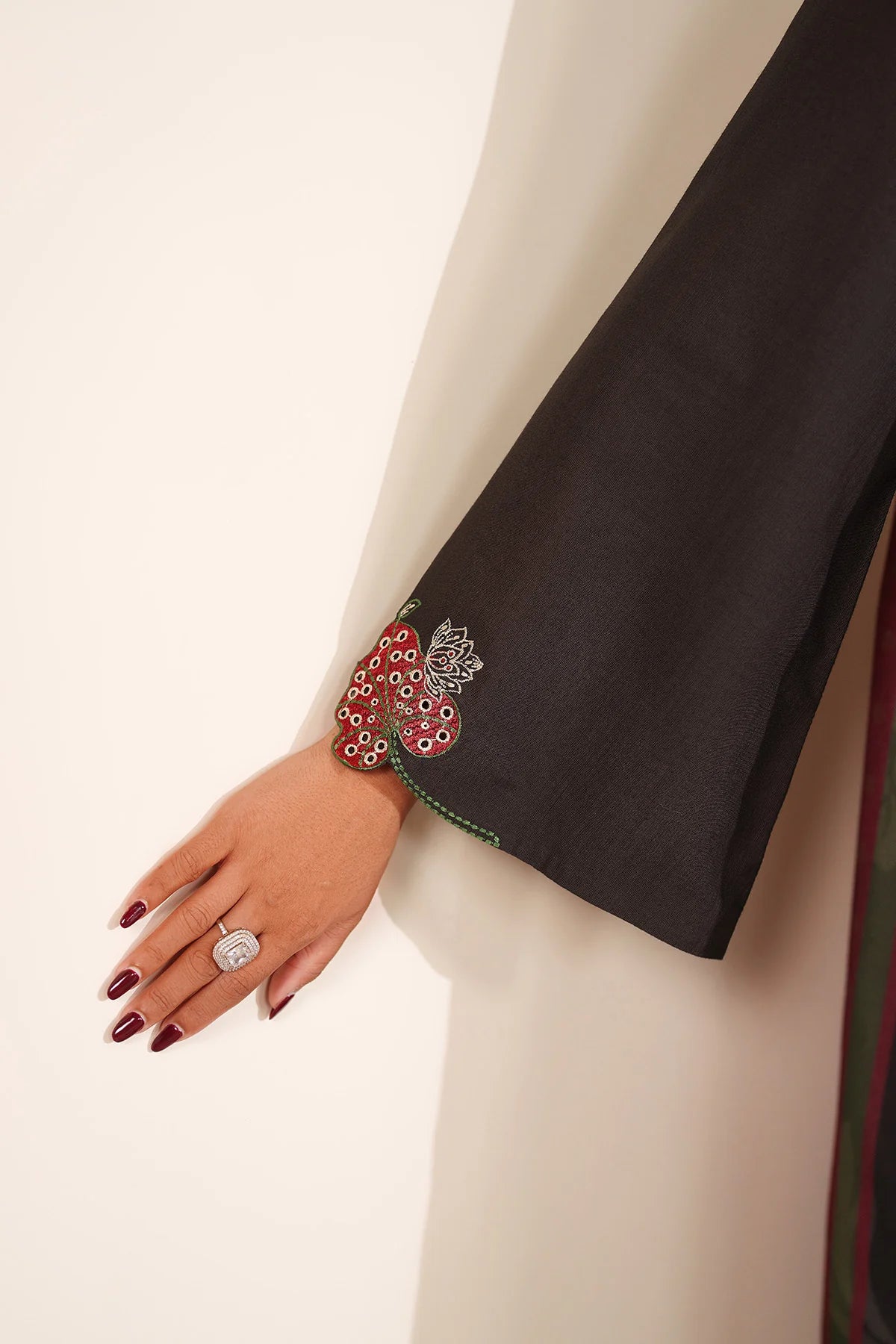 JZ-UC-D3105-1 | EMBROIDERED KHADDAR | Jazmin