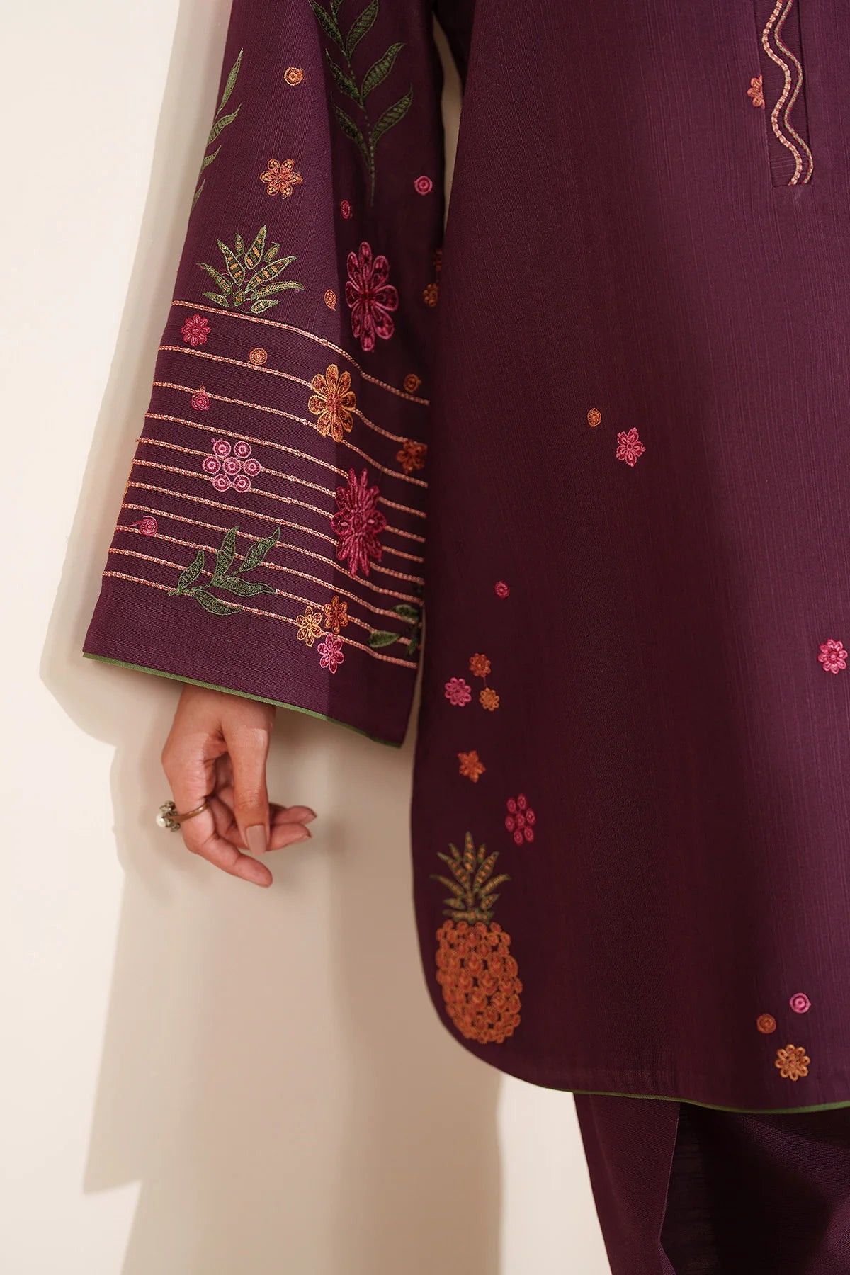 JZ-UW-D0169-0 | EMBROIDERED KHADDAR | Jazmin