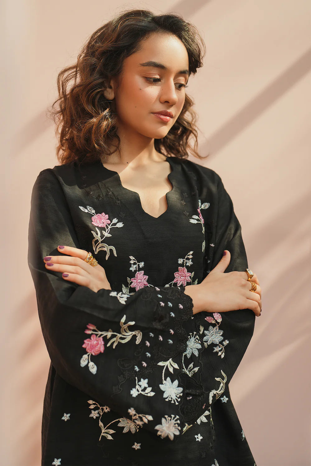 JET-BLACK | E7588/102/902 | Women Casual SS '26 Drop 3 | Ethnc