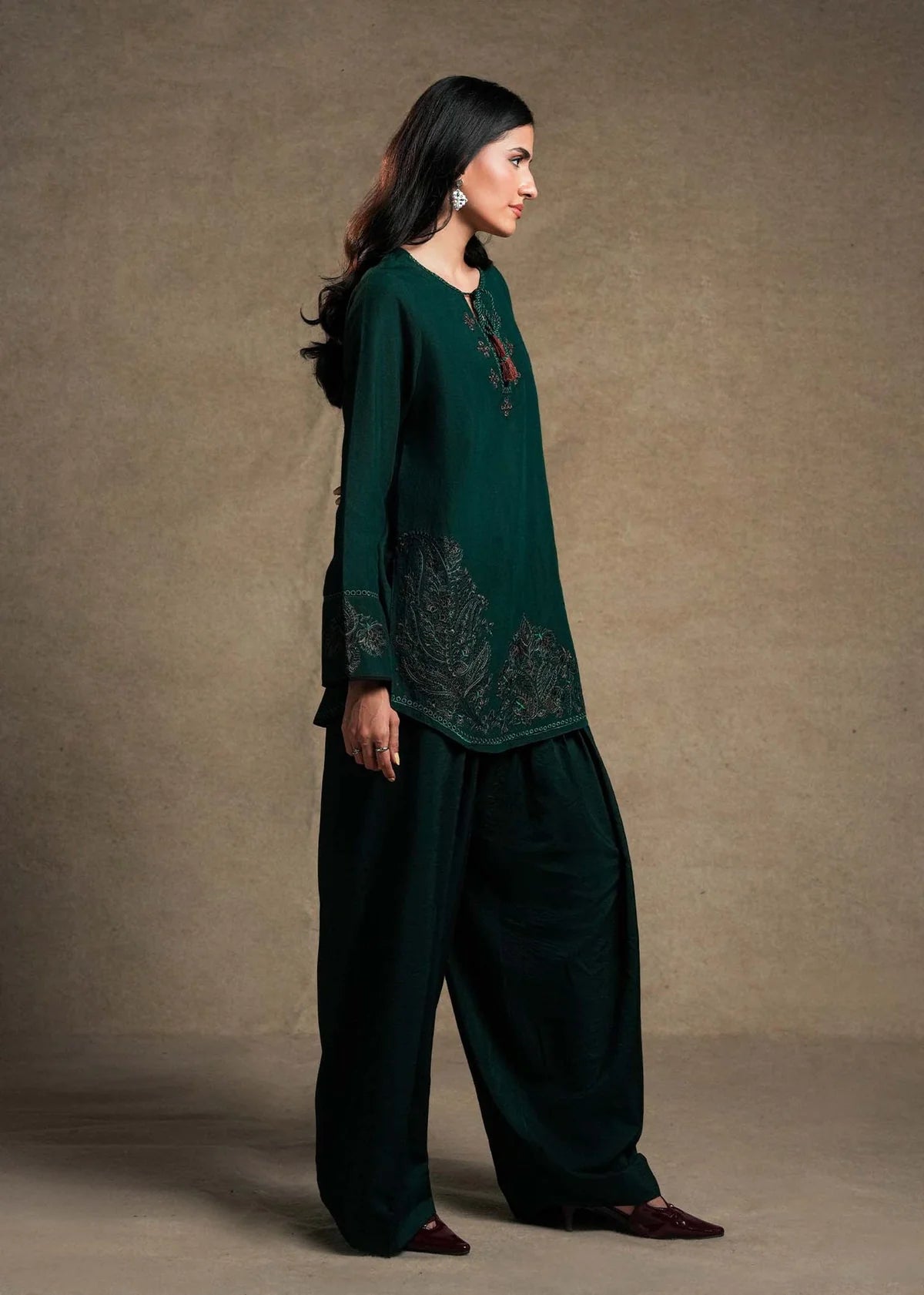 B02-03 | WINTER CLASSICS' 25 | LAJ BY LAJWANTI