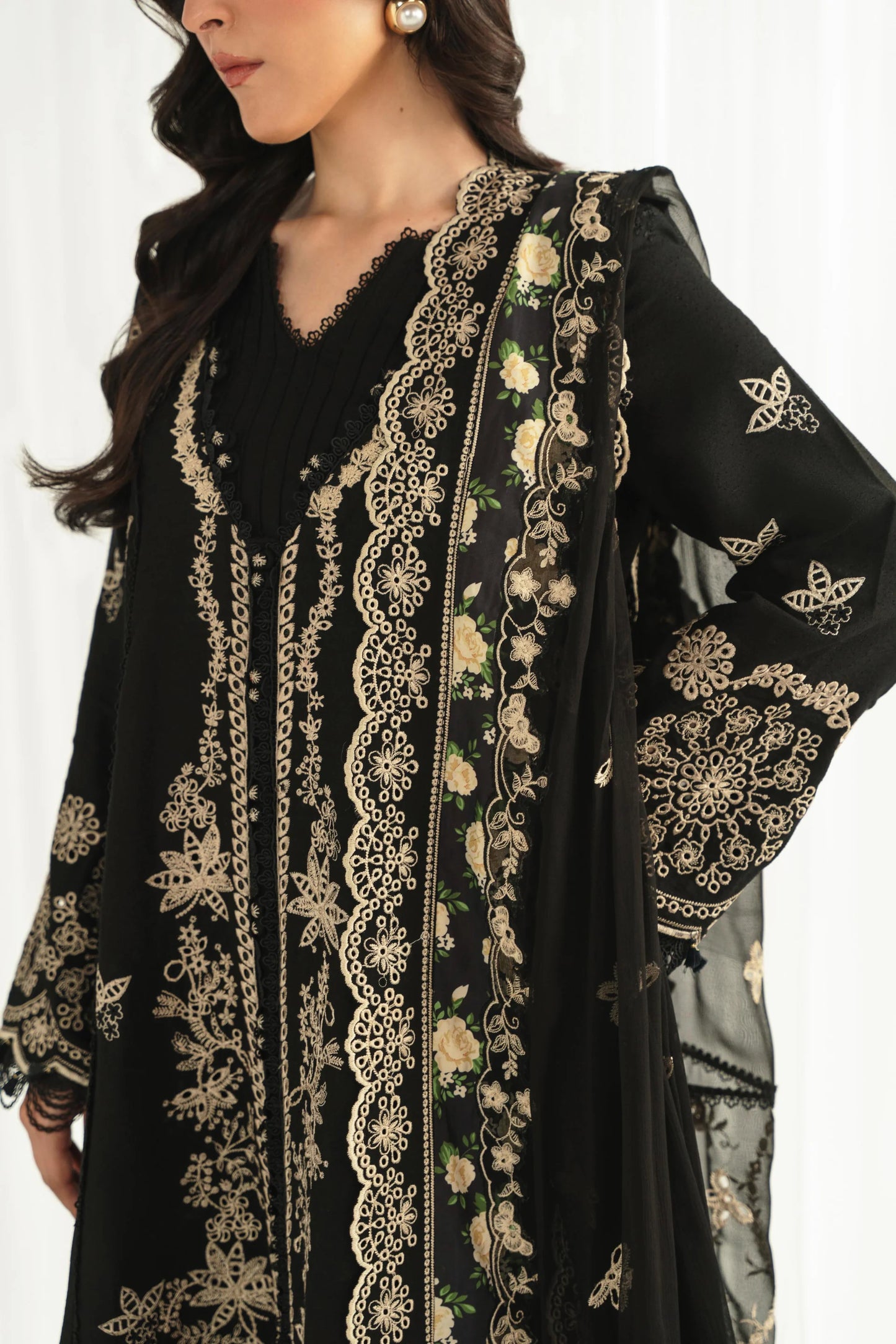 Zariah | Luxury Karandi '25 | Kaida