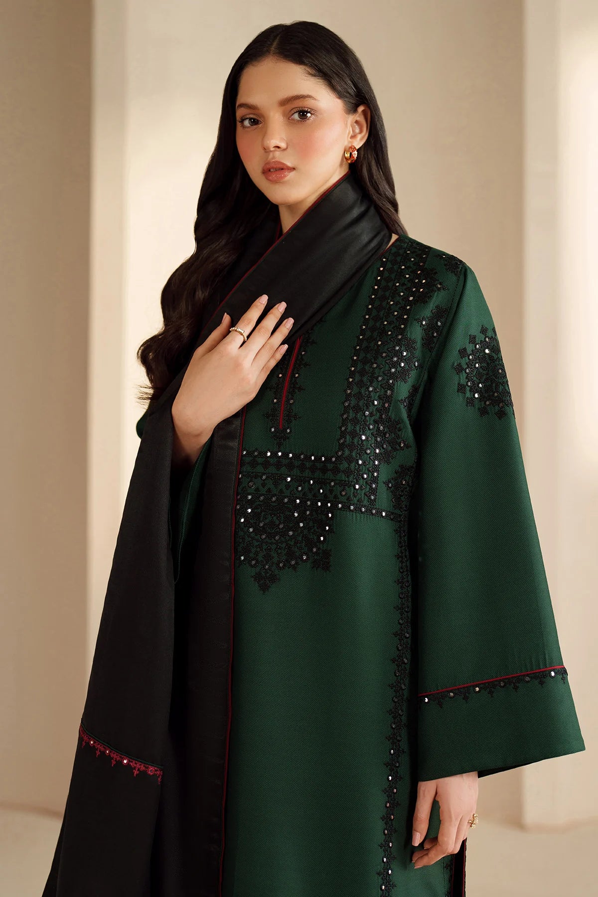 JZ-UW-D0206-0 | EMBROIDERED KARANDI | Jazmin