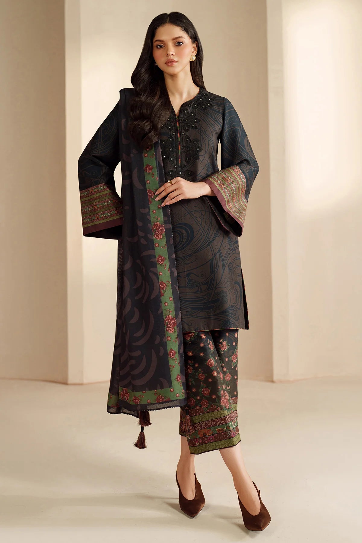JZ-UW-D0203-0 | EMBROIDERED KHADDAR | Jazmin