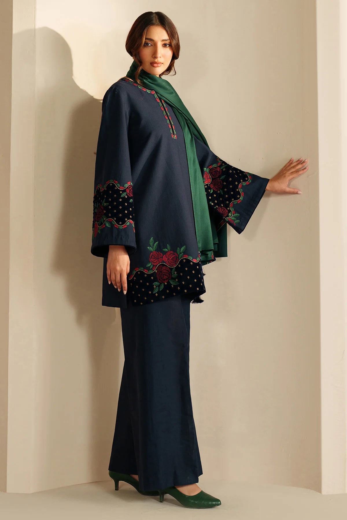 JZ-UW-D0196-0 | EMBROIDERED KHADDAR | Jazmin