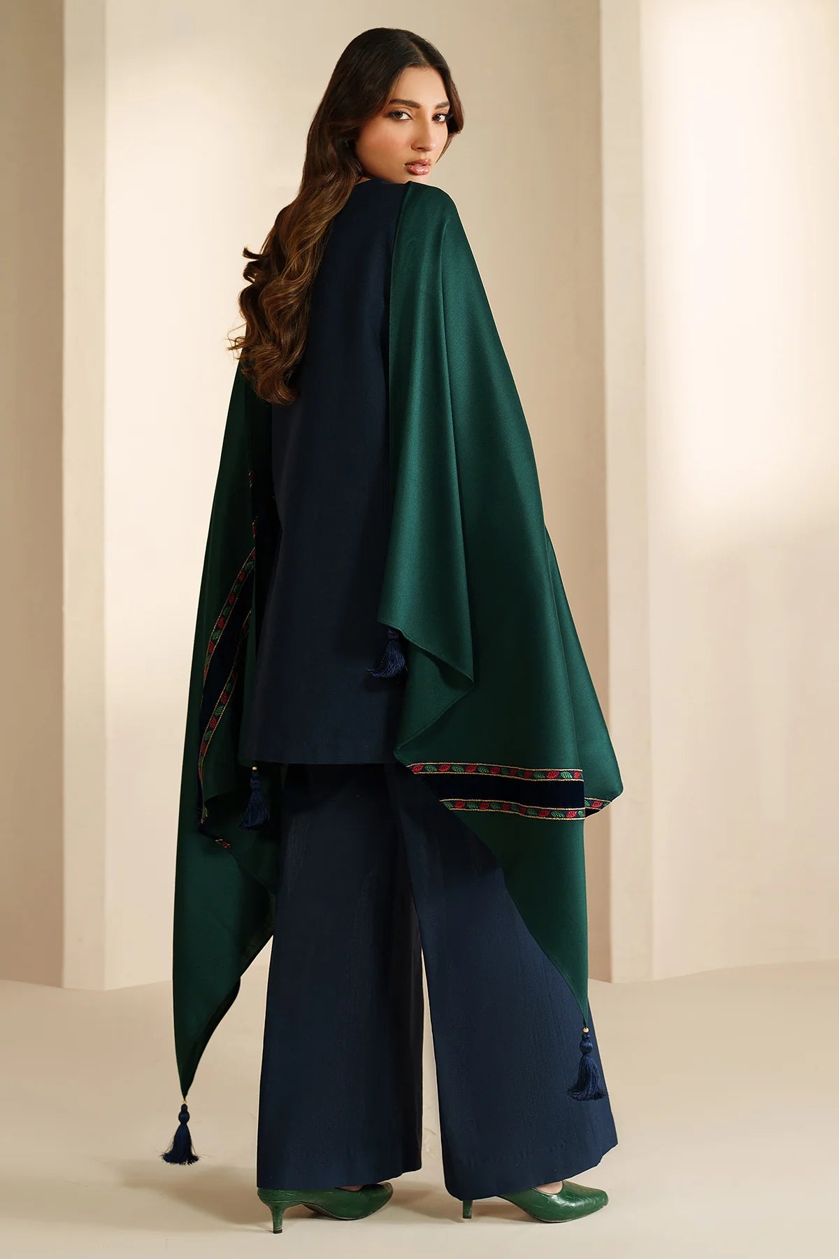 JZ-UW-D0196-0 | EMBROIDERED KHADDAR | Jazmin