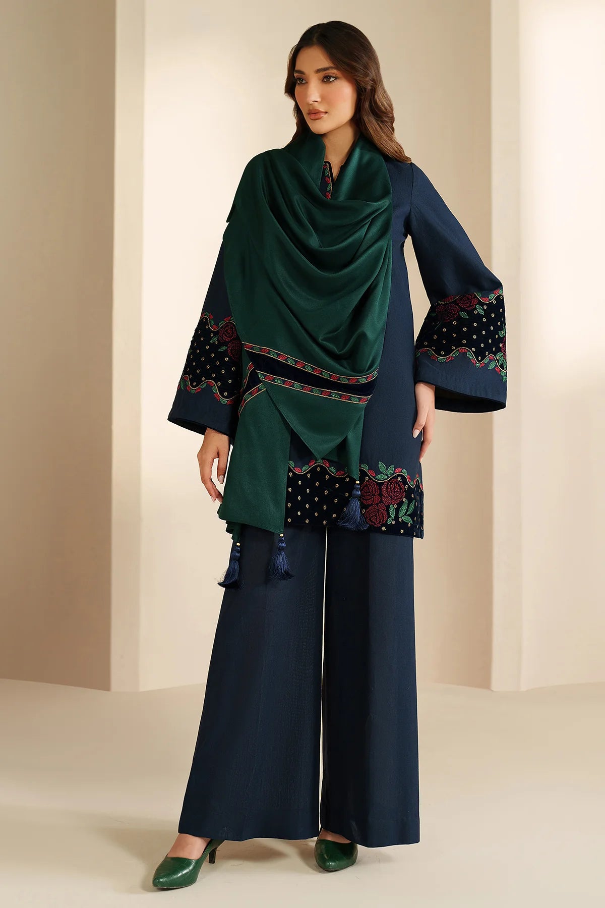 JZ-UW-D0196-0 | EMBROIDERED KHADDAR | Jazmin