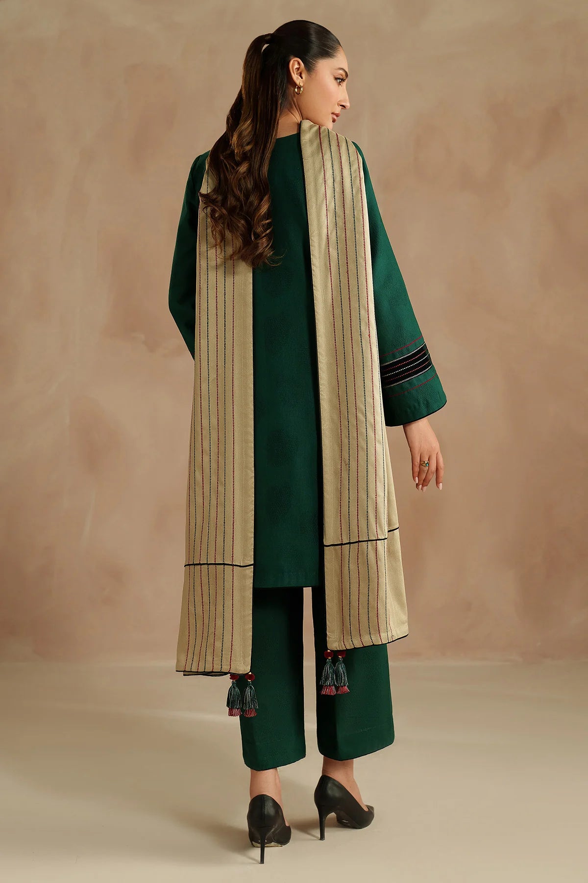 JZ-UW-D0168-0 | EMBROIDERED KHADDAR | Jazmin