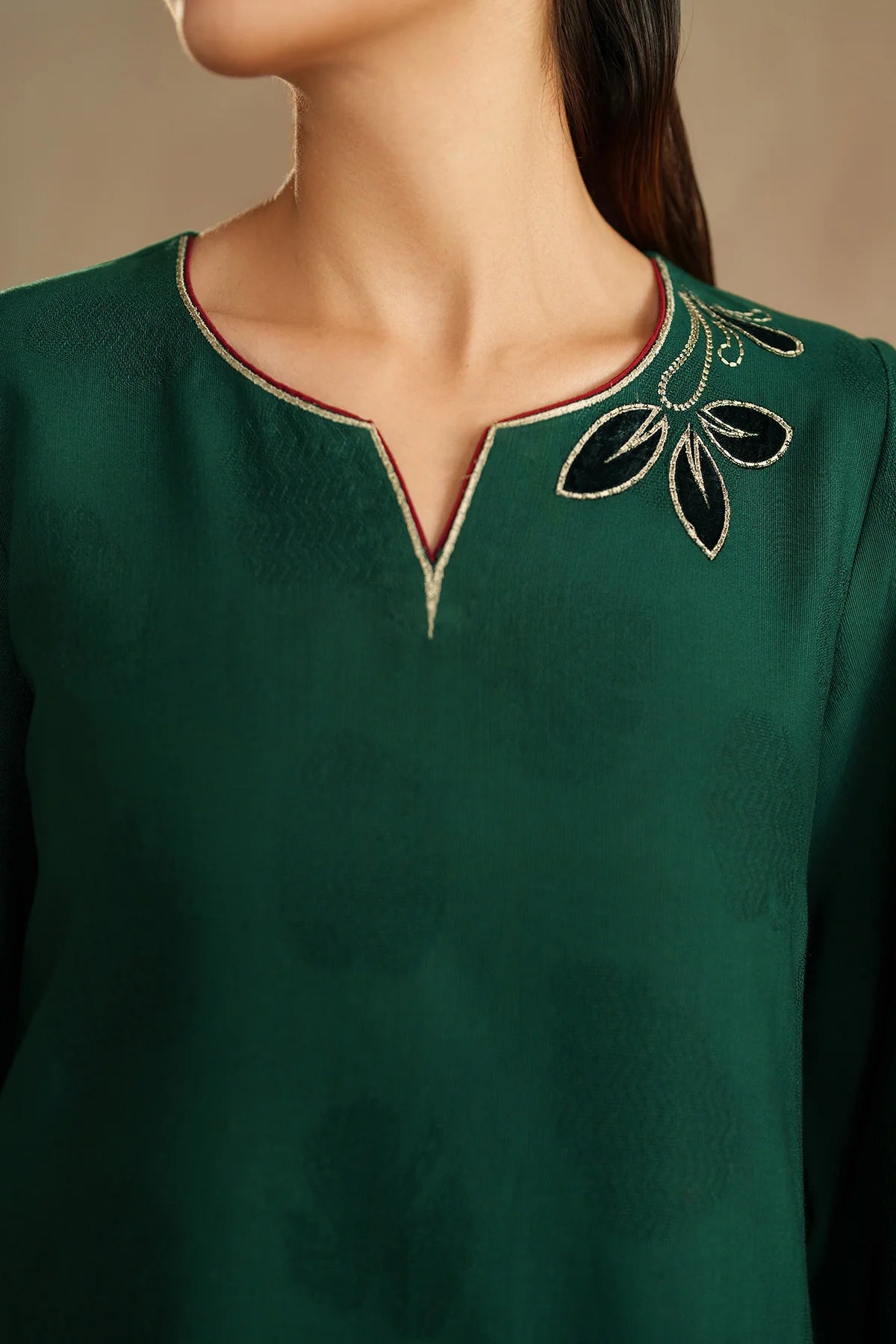 JZ-UW-D0168-0 | EMBROIDERED KHADDAR | Jazmin