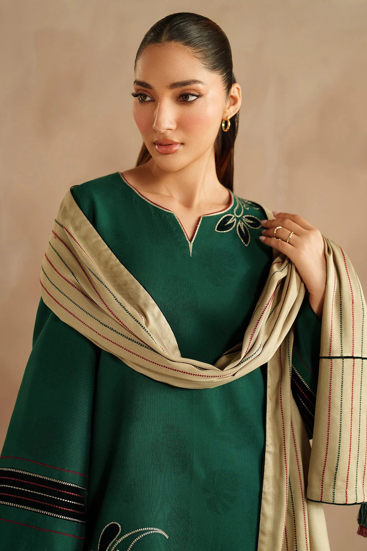 JZ-UW-D0168-0 | EMBROIDERED KHADDAR | Jazmin