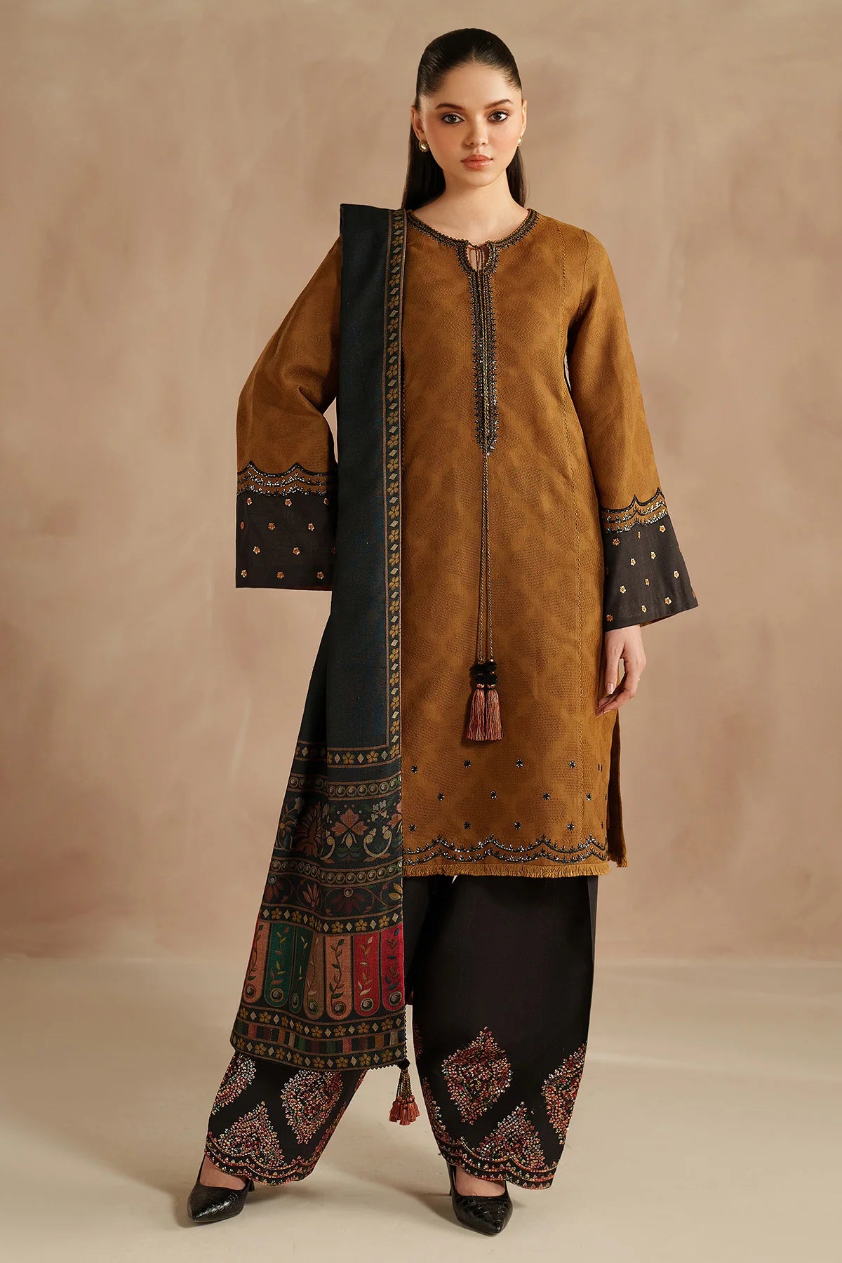 JZ-UW-D0211-0 | EMBROIDERED JACQUARD KHADDA | Jazmin