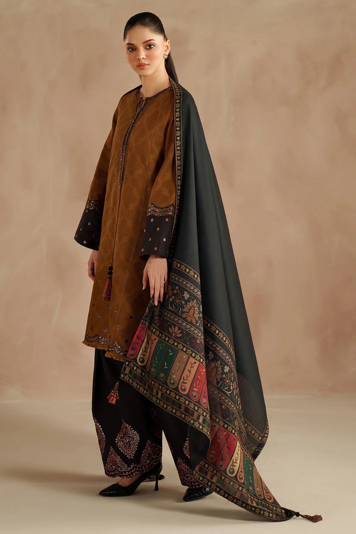 JZ-UW-D0211-0 | EMBROIDERED JACQUARD KHADDA | Jazmin