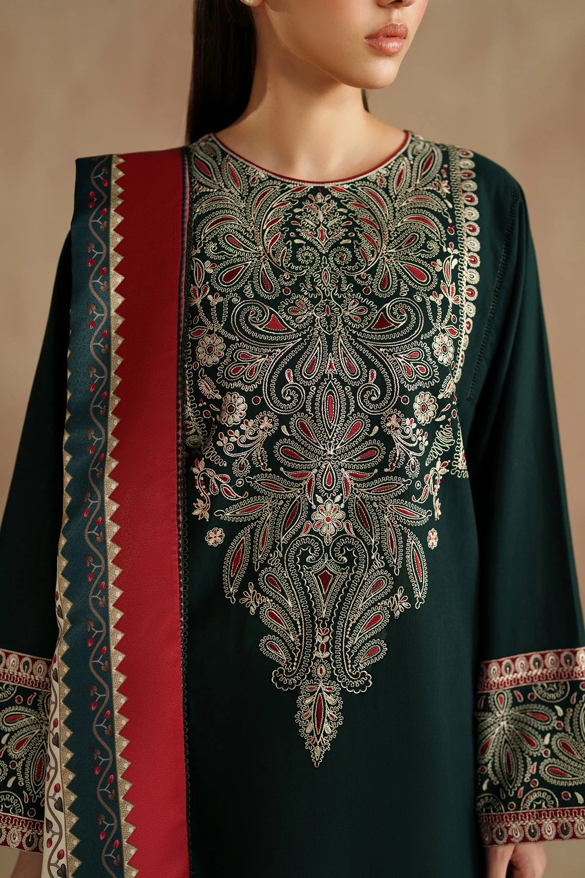 JZ-UW-D0143-0 | EMBROIDERED KHADDAR | Jazmin
