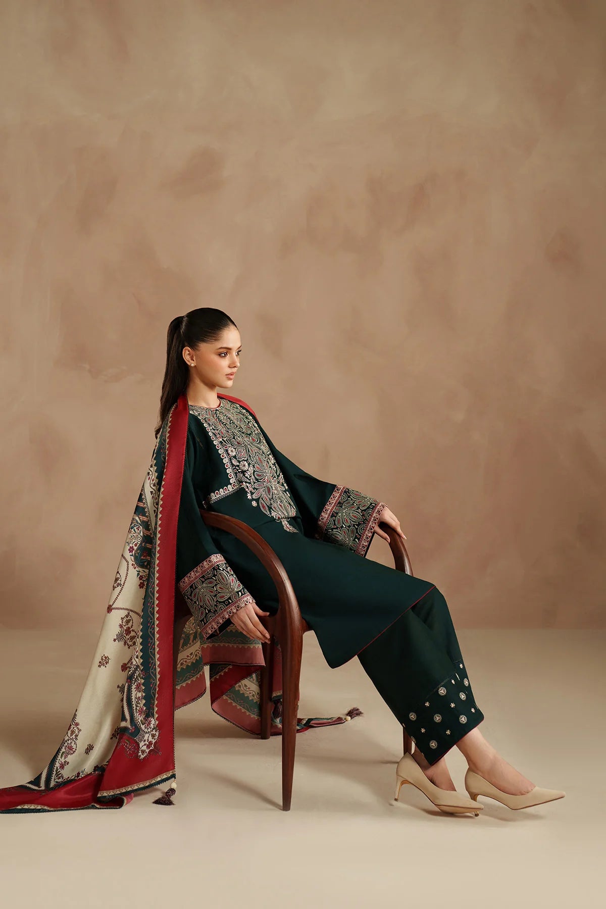 JZ-UW-D0143-0 | EMBROIDERED KHADDAR | Jazmin