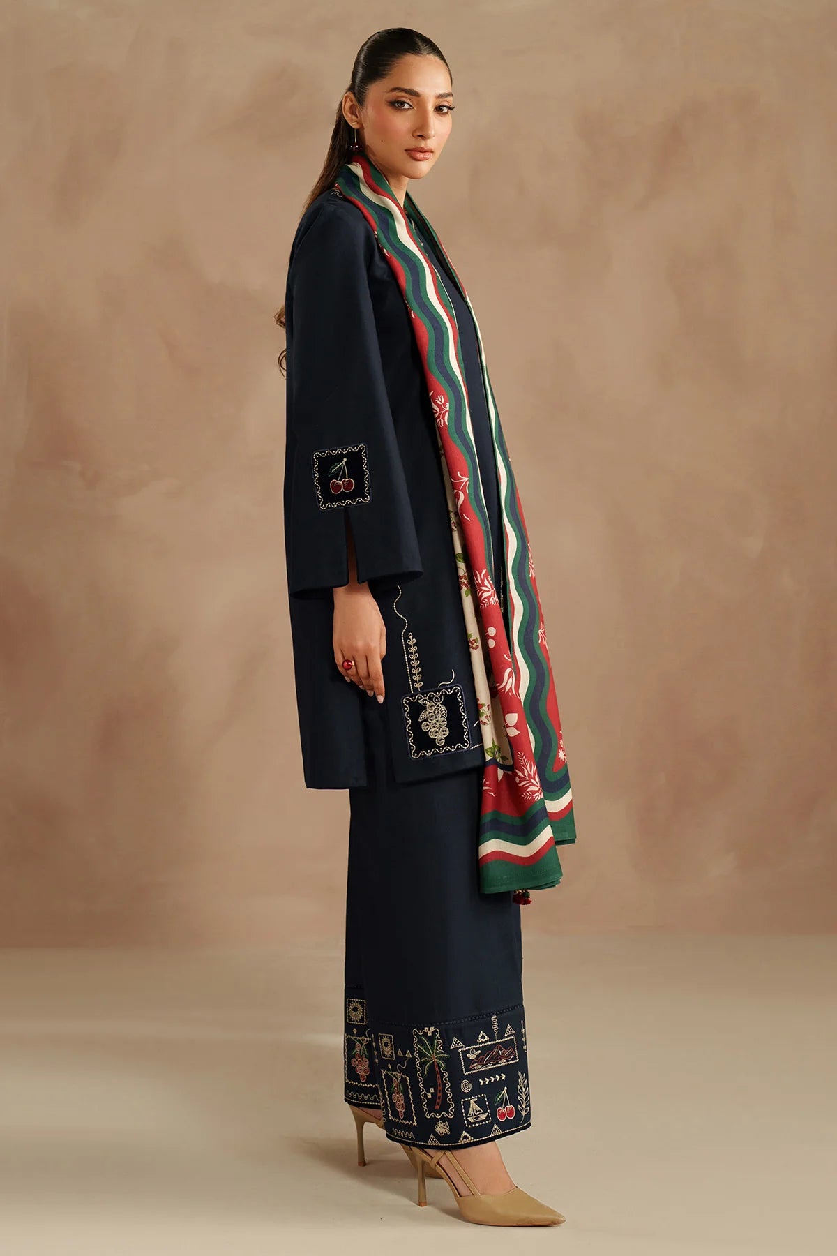 JZ-UW-D0195-0 | EMBROIDERED KHADDAR | Jazmin