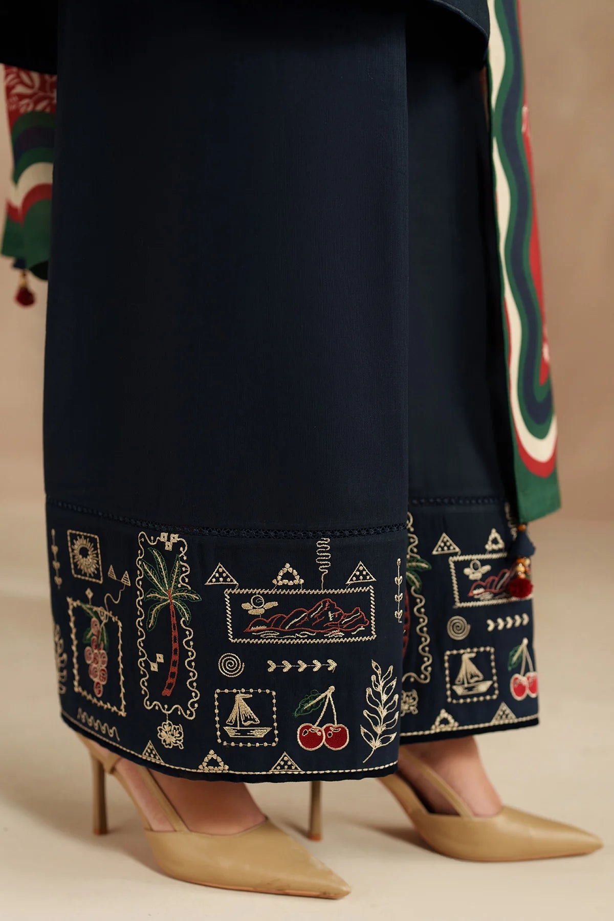 JZ-UW-D0195-0 | EMBROIDERED KHADDAR | Jazmin