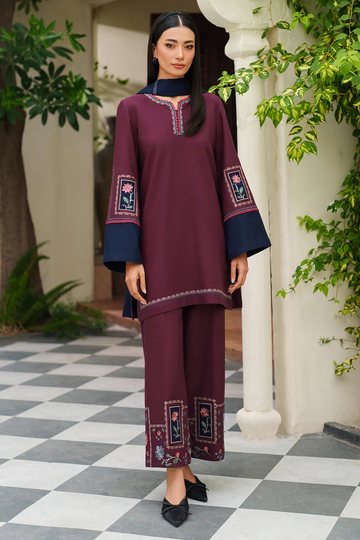 JZ-UW-D0191-0 | EMBROIDERED KHADDAR | Jazmin