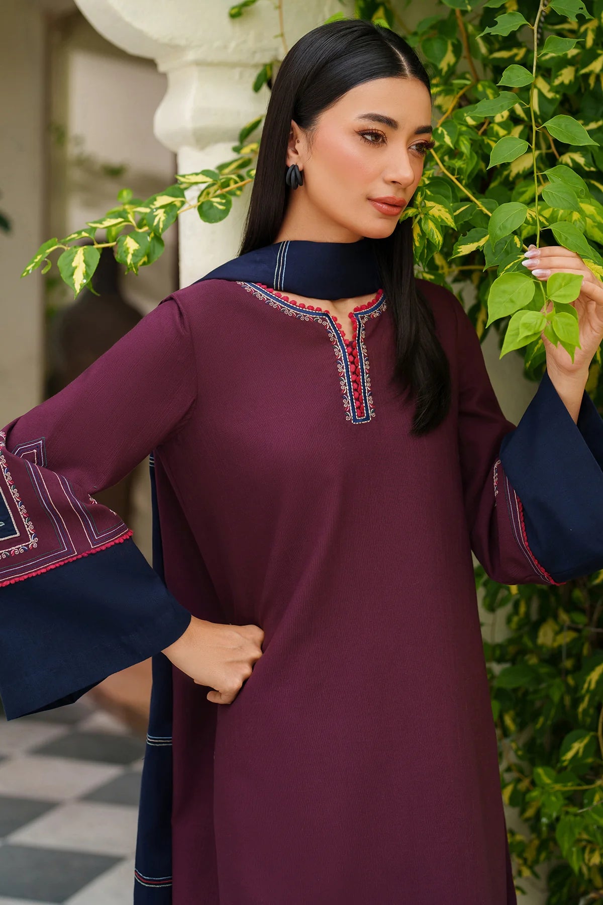 JZ-UW-D0191-0 | EMBROIDERED KHADDAR | Jazmin