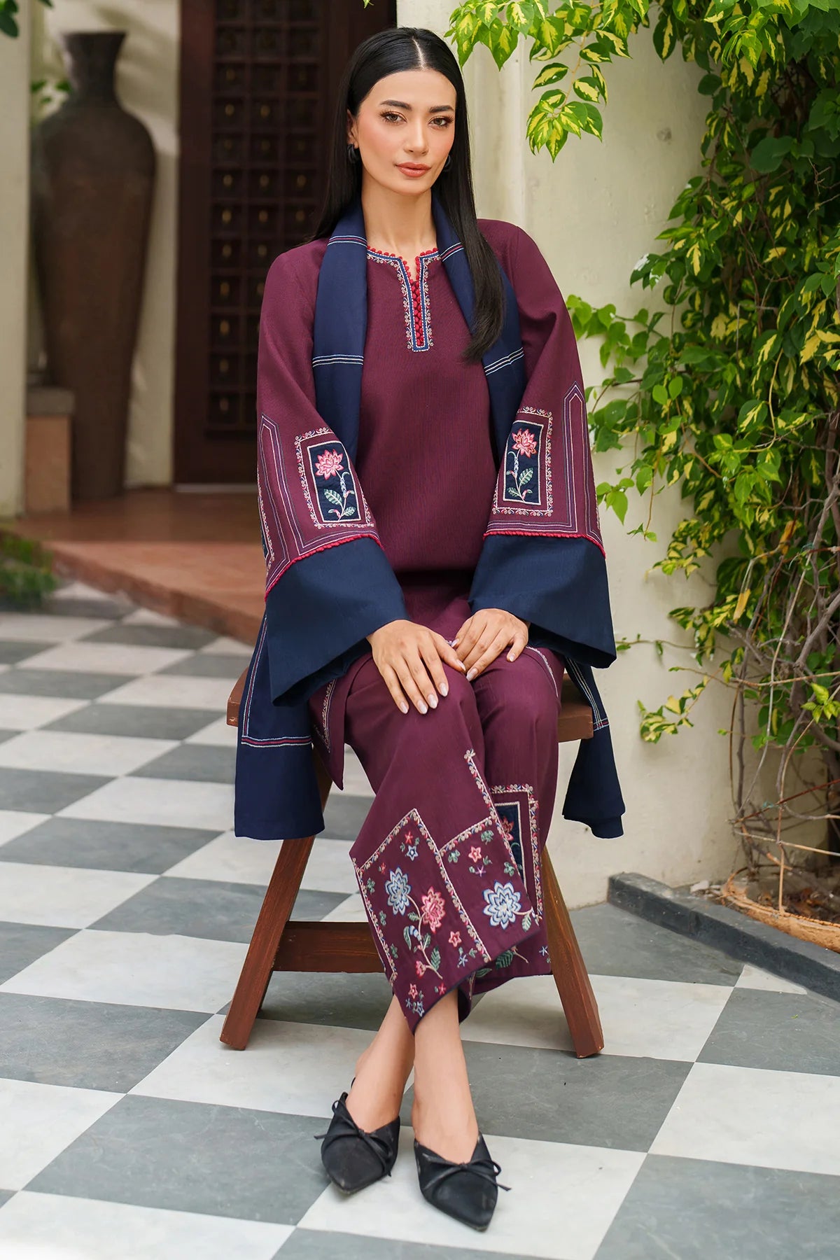 JZ-UW-D0191-0 | EMBROIDERED KHADDAR | Jazmin