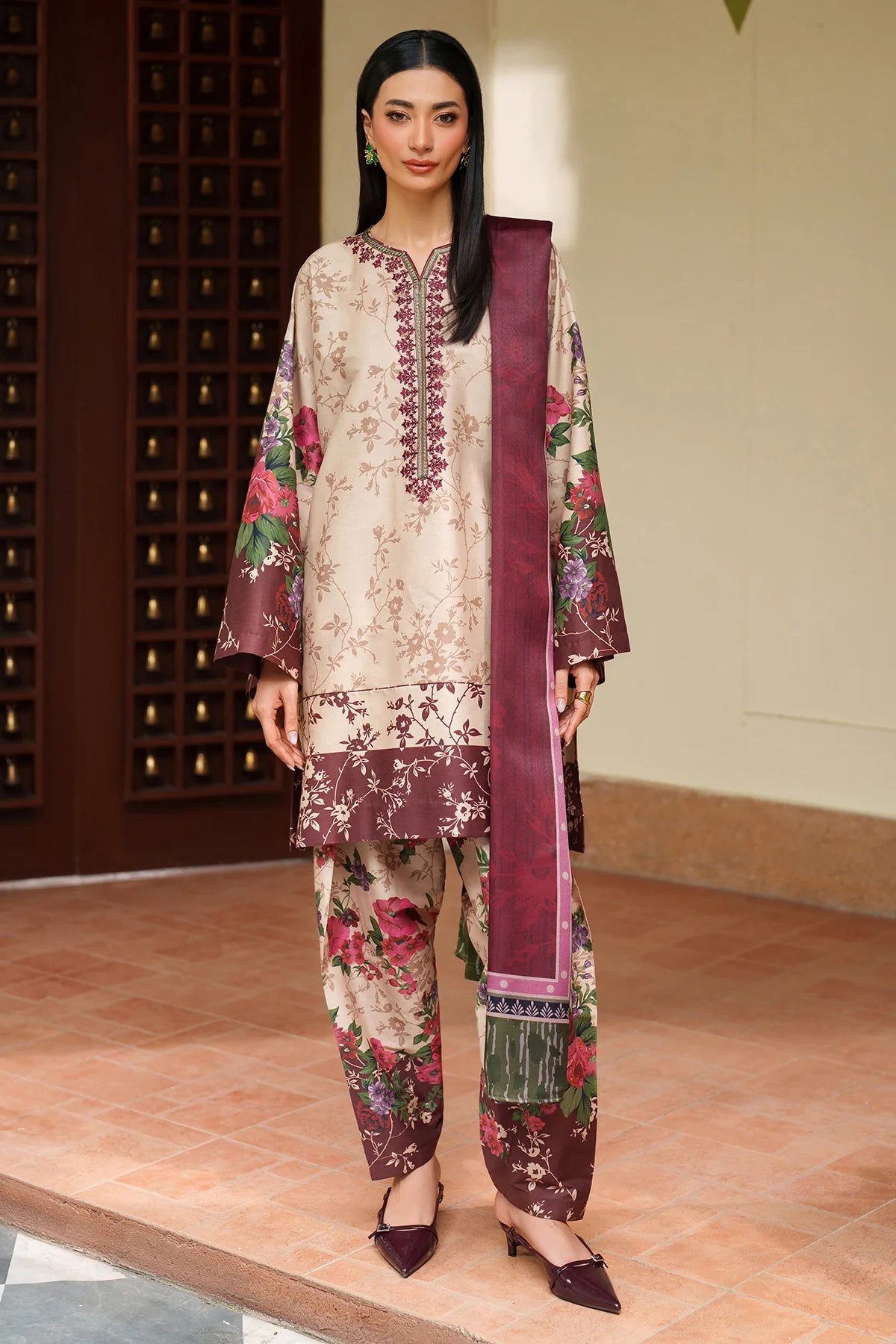 JZ-UW-D0185-0 | EMBROIDERED KHADDAR | Jazmin