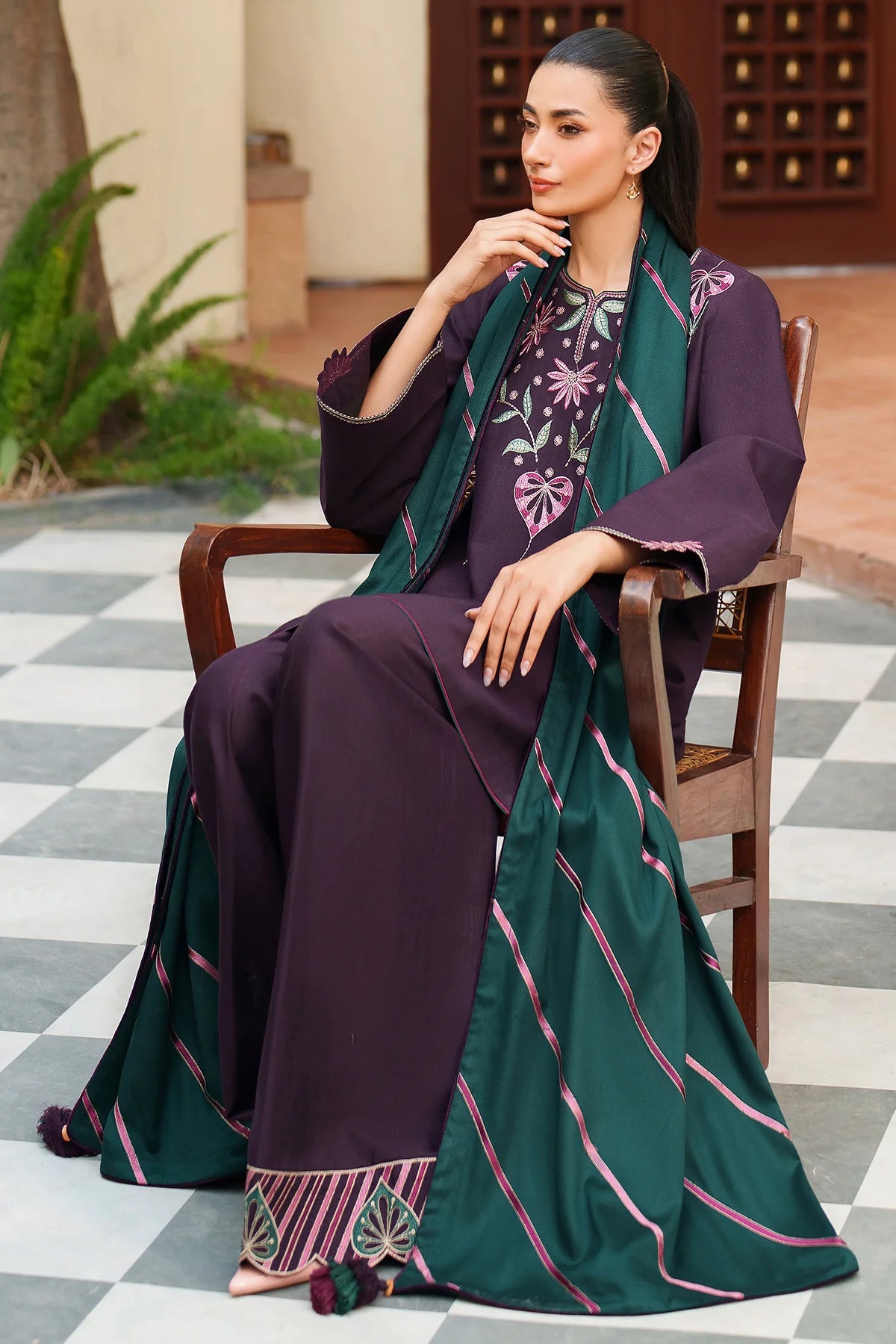 JZ-UW-D0163-0 | EMBROIDERED JACQUARD KHADDAR | Jazmin