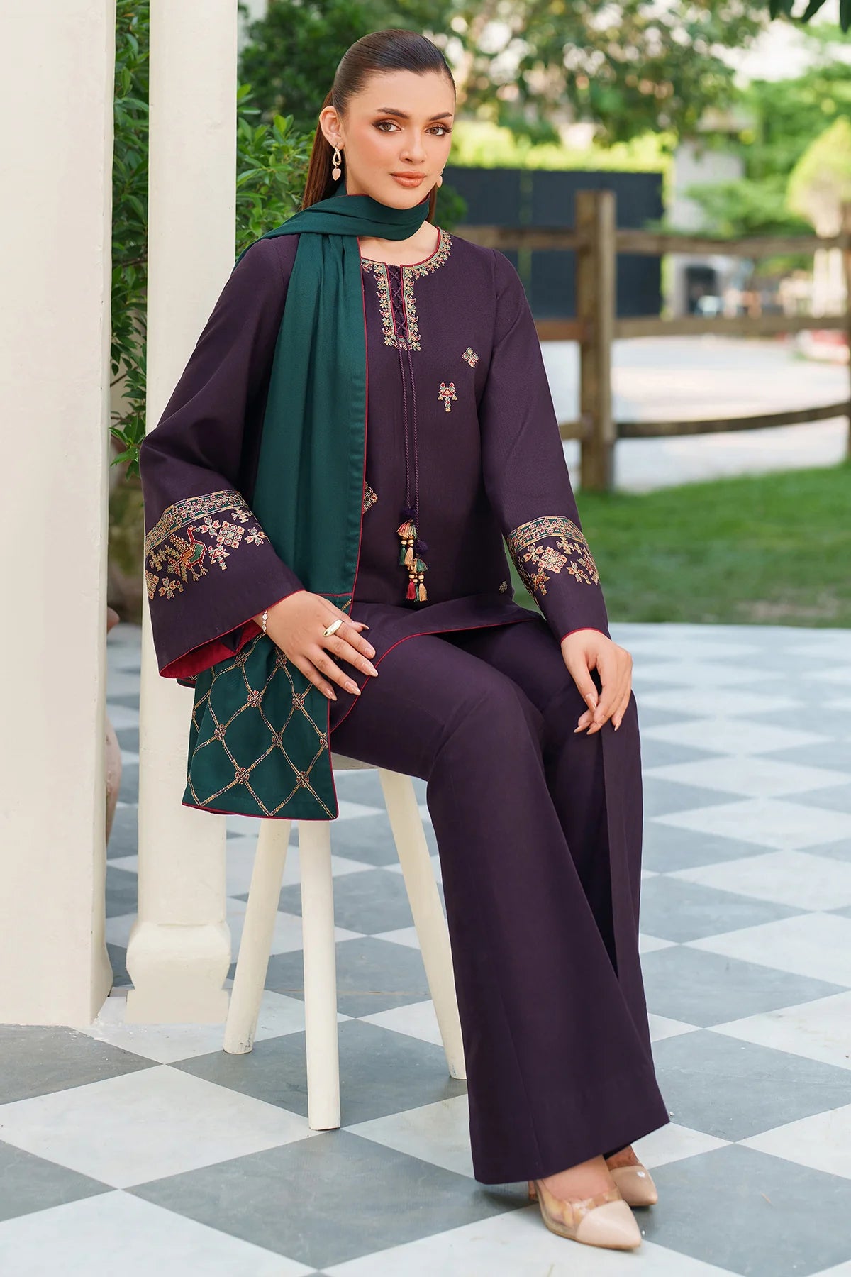 JZ-UW-D0191-0 | EMBROIDERED KHADDAR | Jazmin