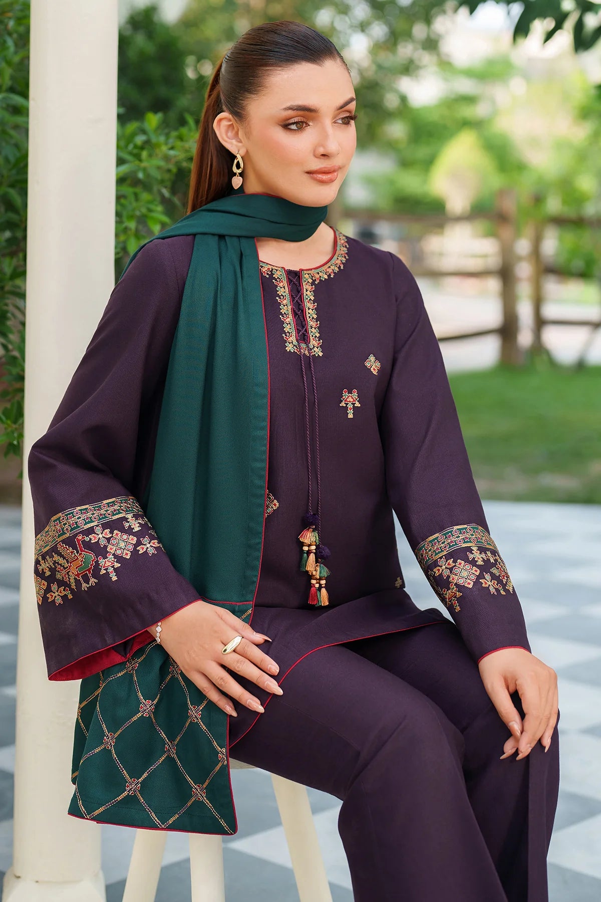 JZ-UW-D0191-0 | EMBROIDERED KHADDAR | Jazmin