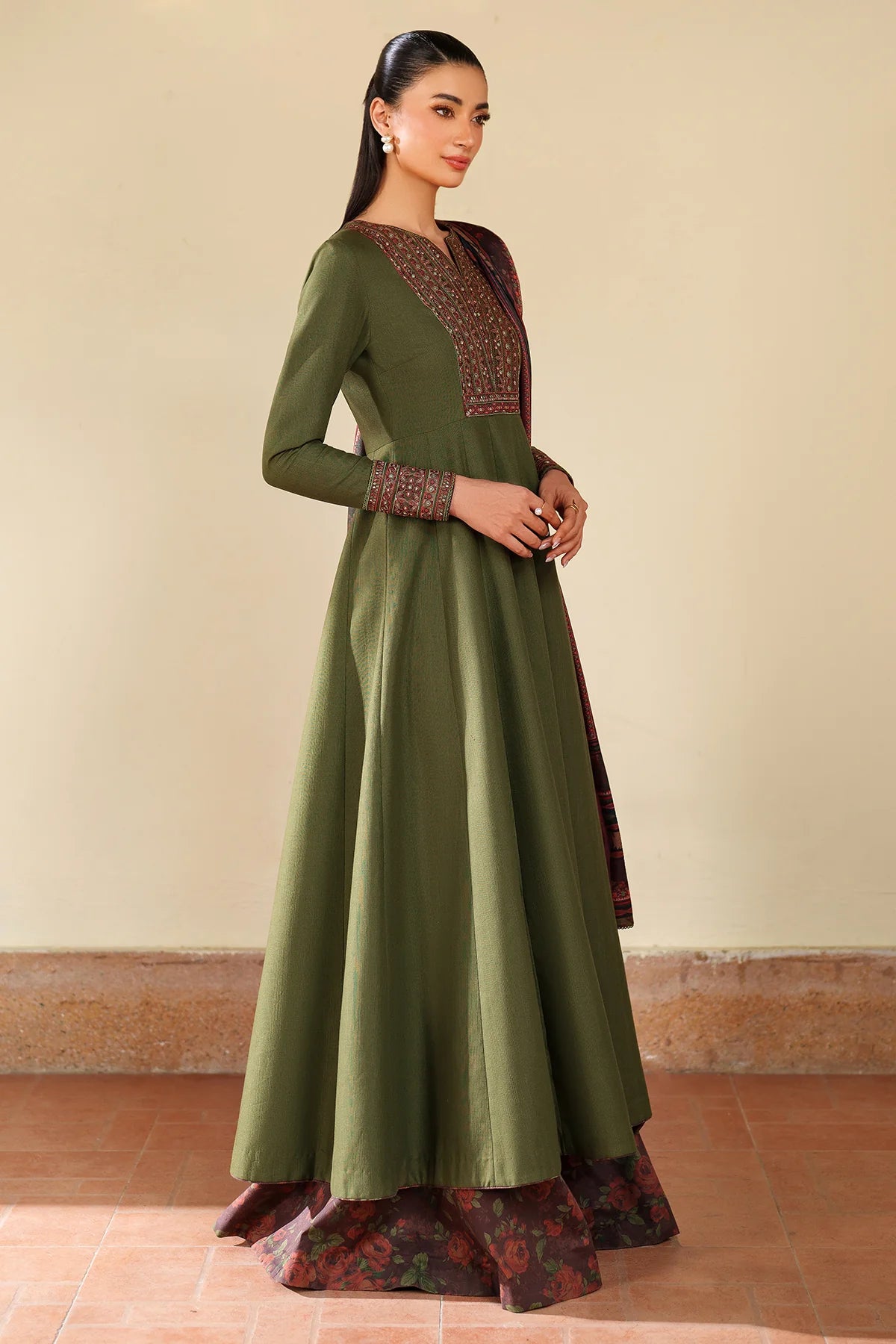 JZ-UW-D0197-0 | EMBROIDERED KHADDAR | Jazmin