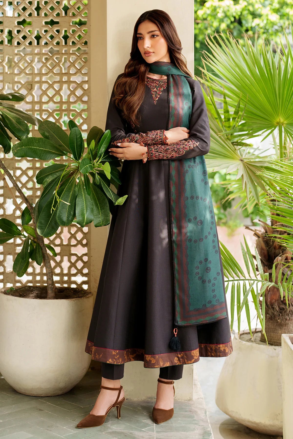 JZ-UW-D0149-0 | EMBROIDERED KHADDAR | Jazmin