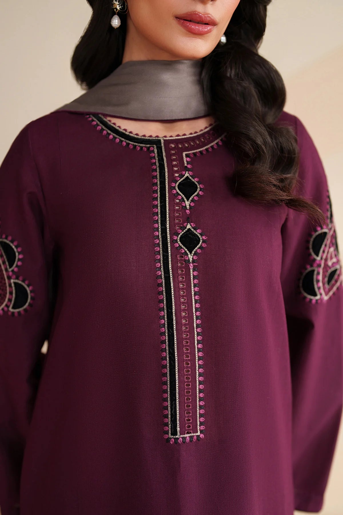 JZ-UW-D0218-0 | EMBROIDERED KHADDAR | Jazmin